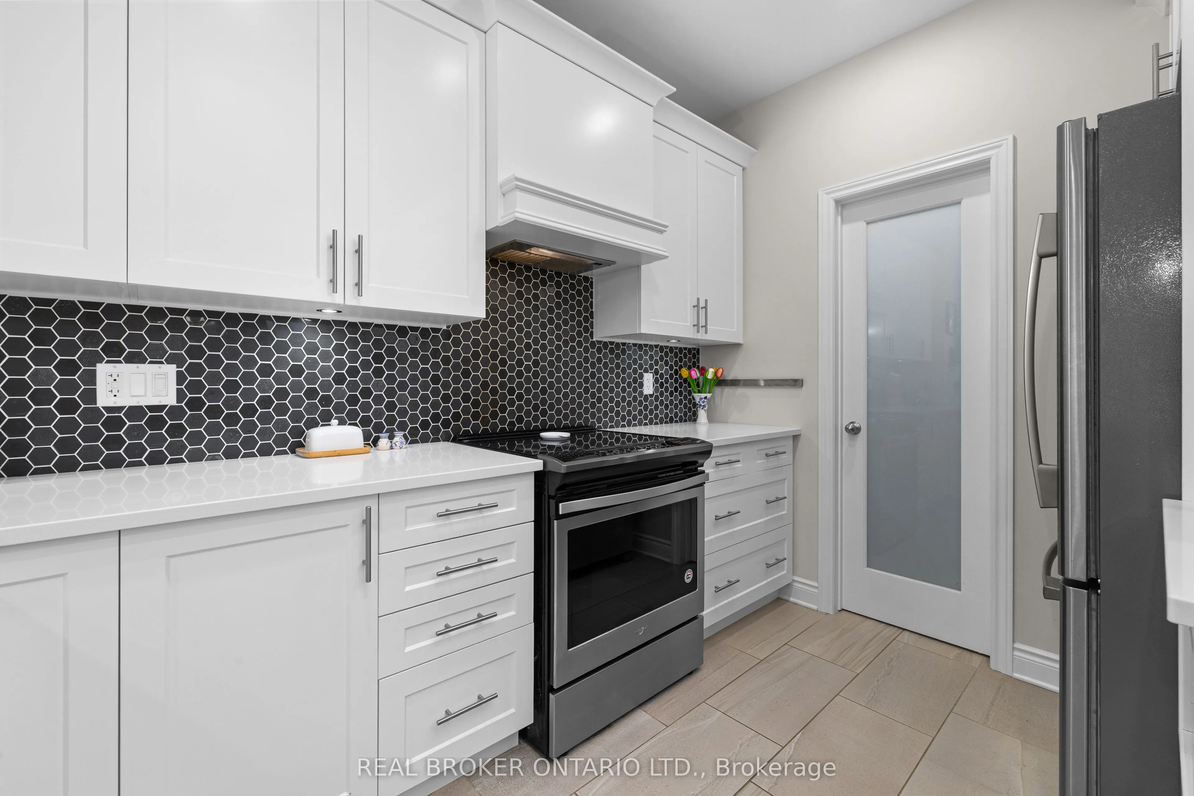 103 Dulmage Crescent