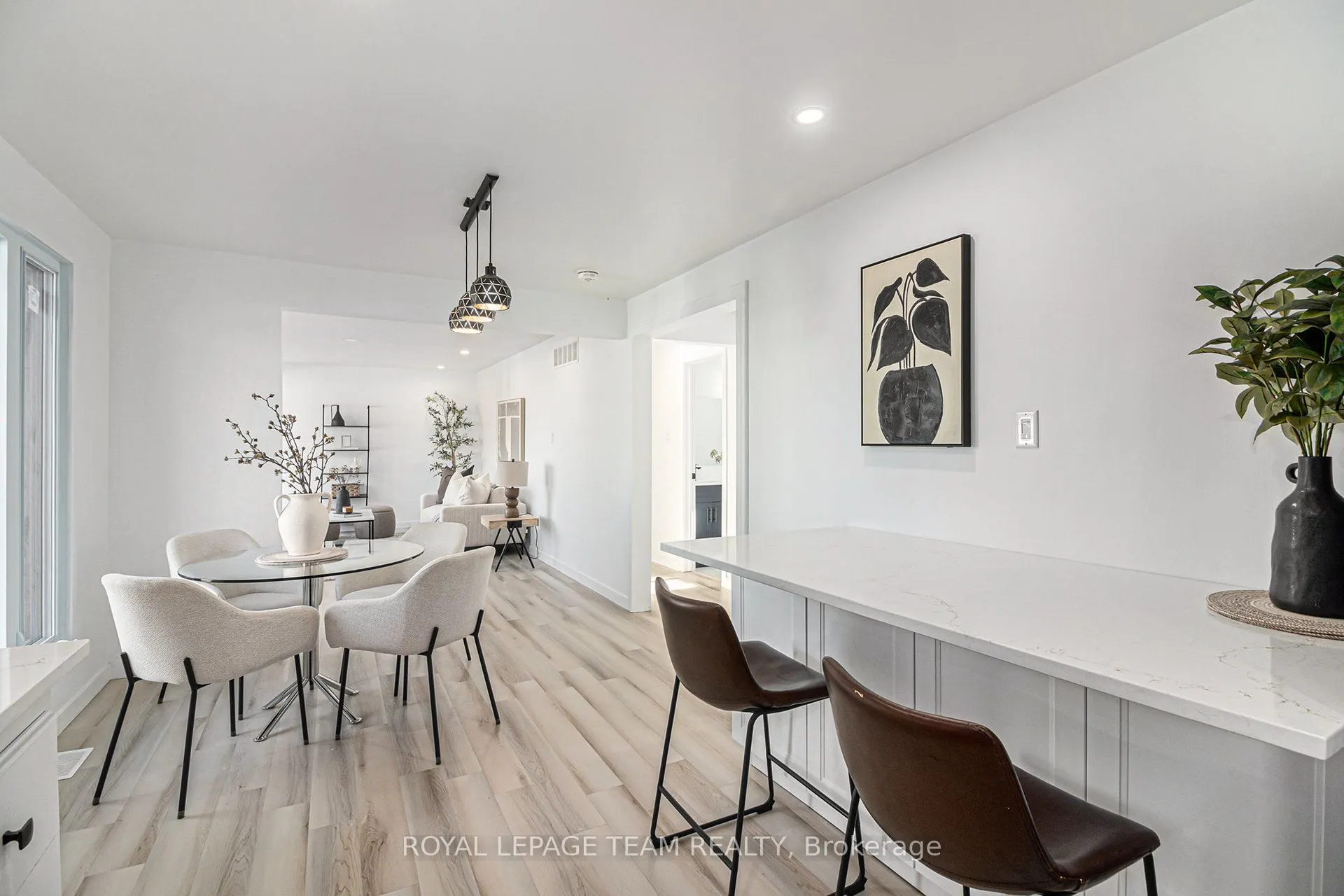 102 Laurier Street