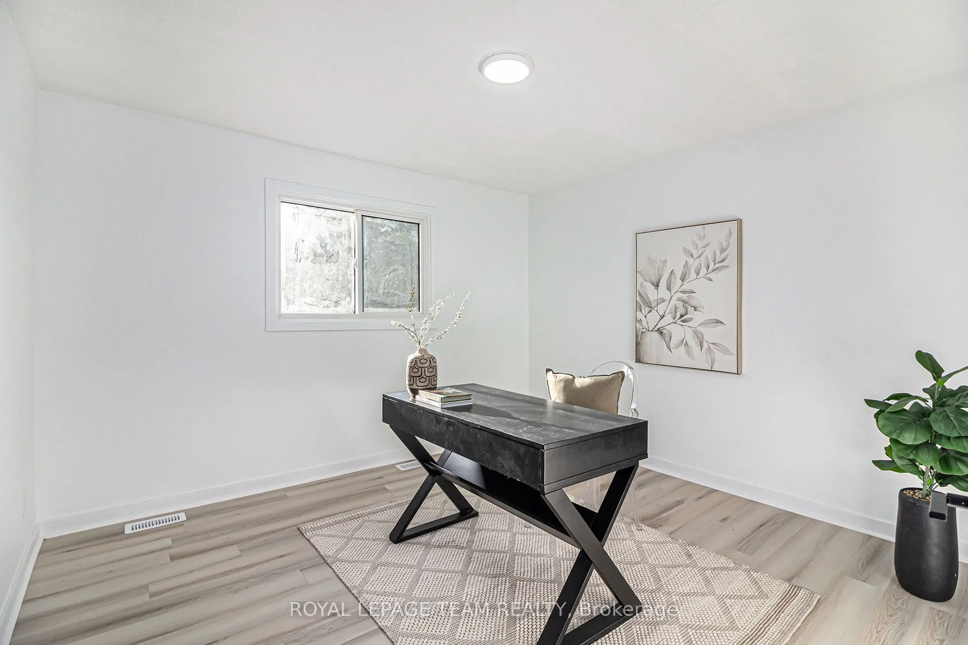 102 Laurier Street