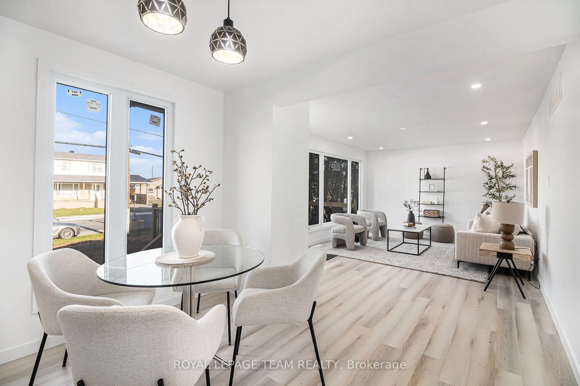 102 Laurier Street