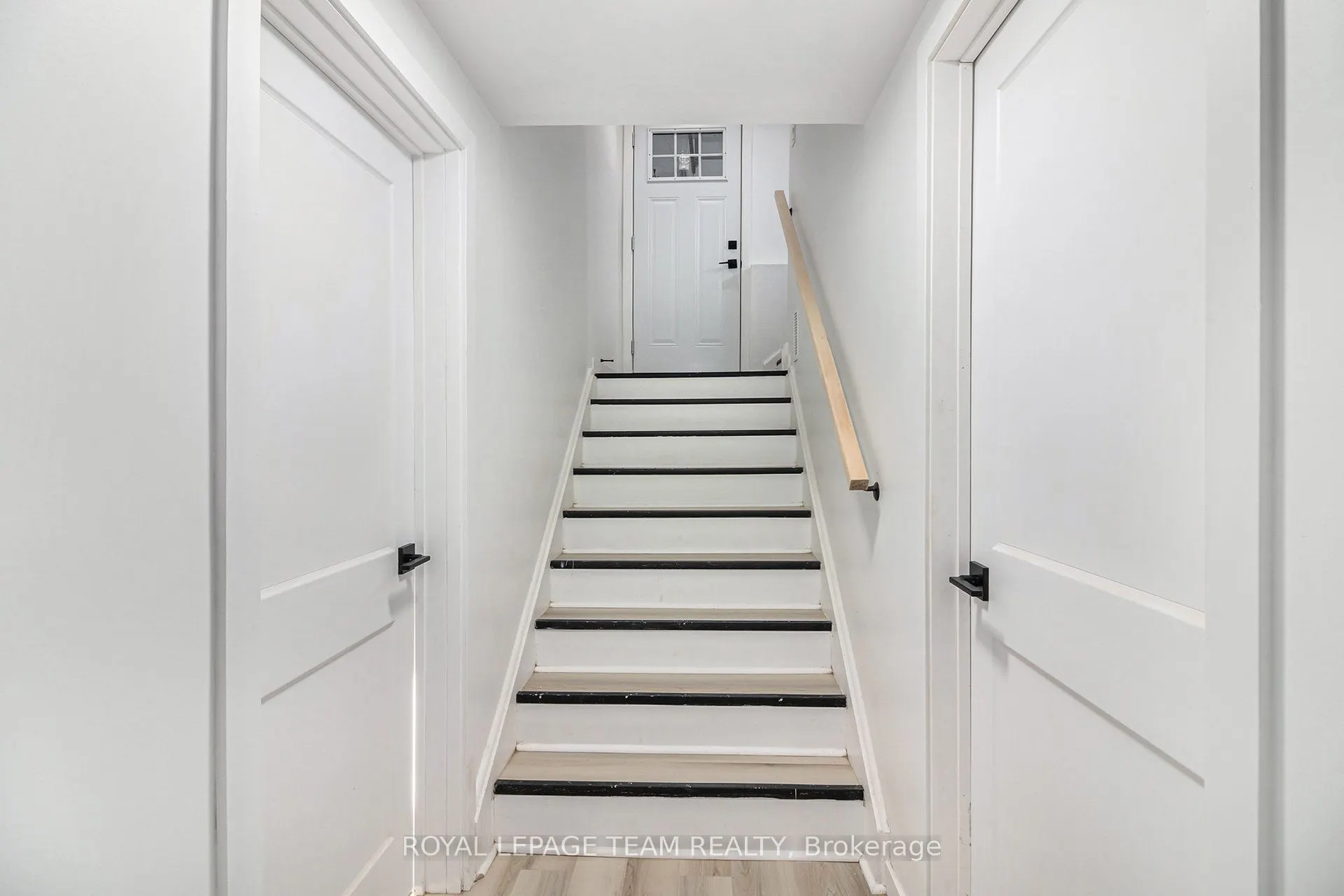 102 Laurier Street