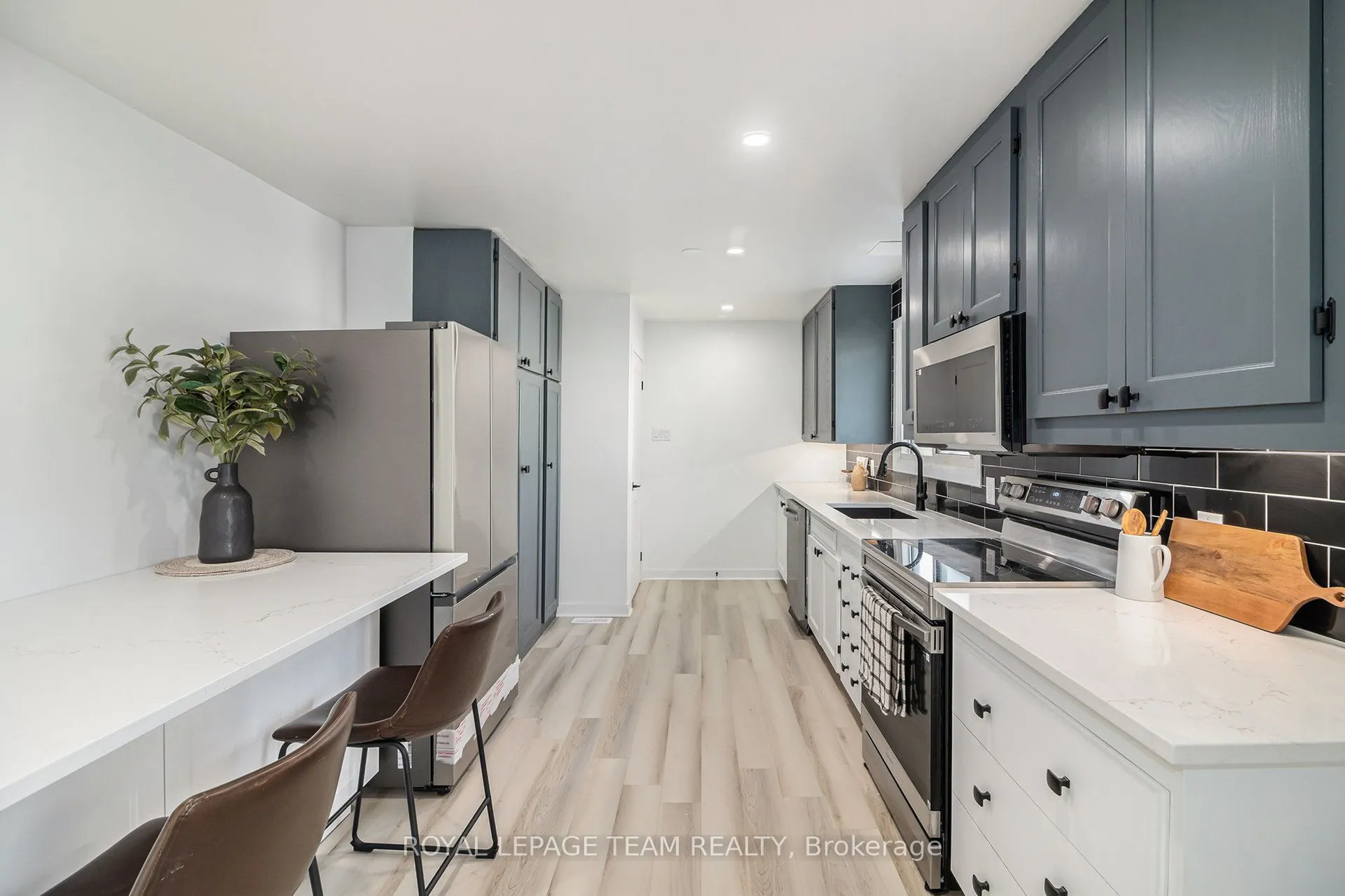 102 Laurier Street