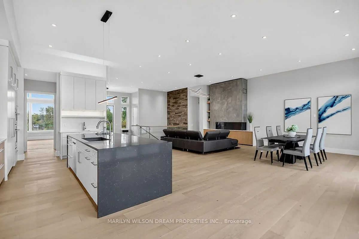 1070 Green Jacket Crescent