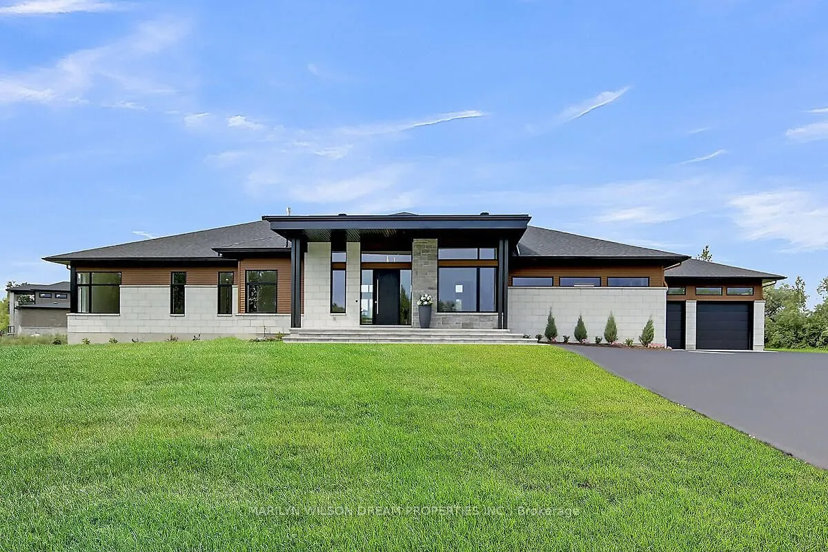 1070 Green Jacket Crescent