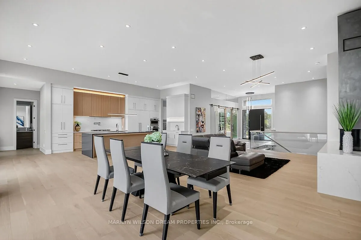 1070 Green Jacket Crescent