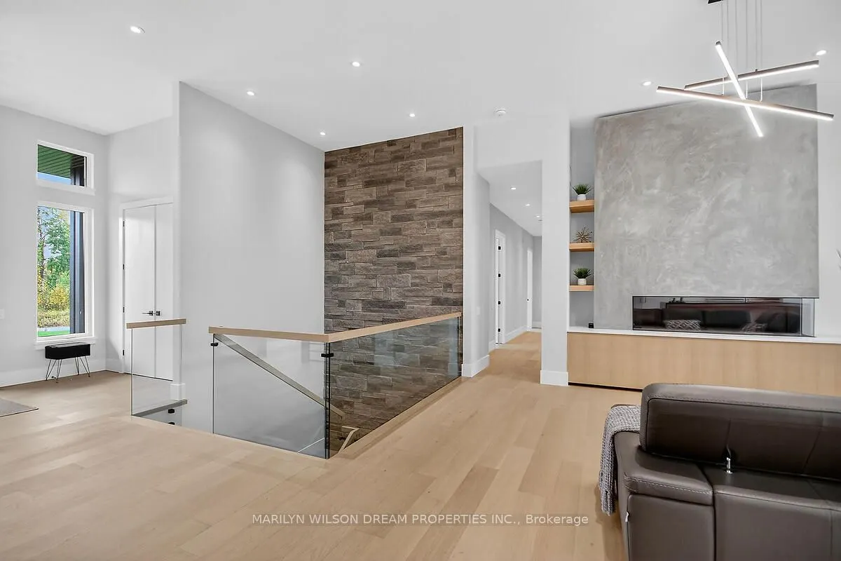 1070 Green Jacket Crescent