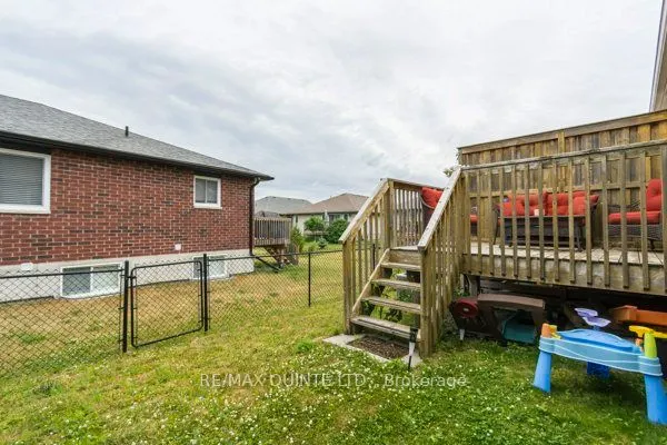 33 Chinook Street