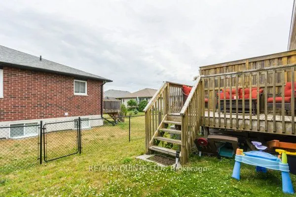 33 Chinook Street