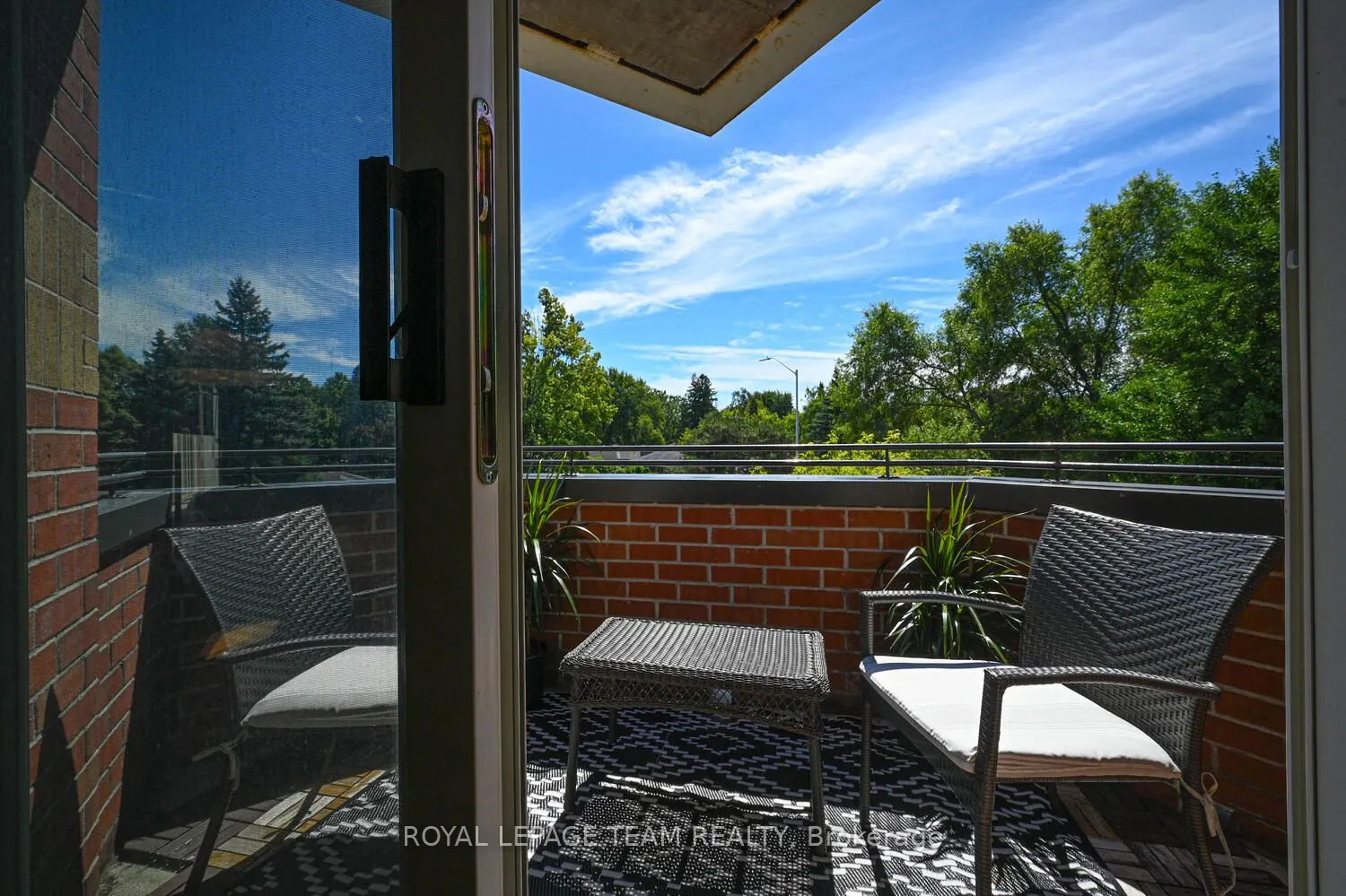 800 Mckellar Avenue, #403
