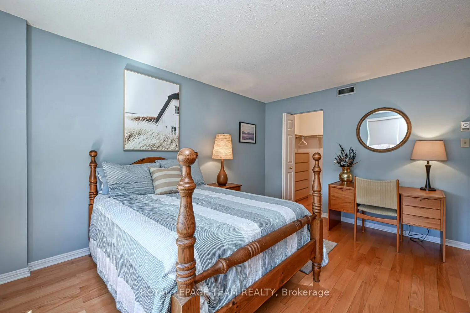 800 Mckellar Avenue, #403