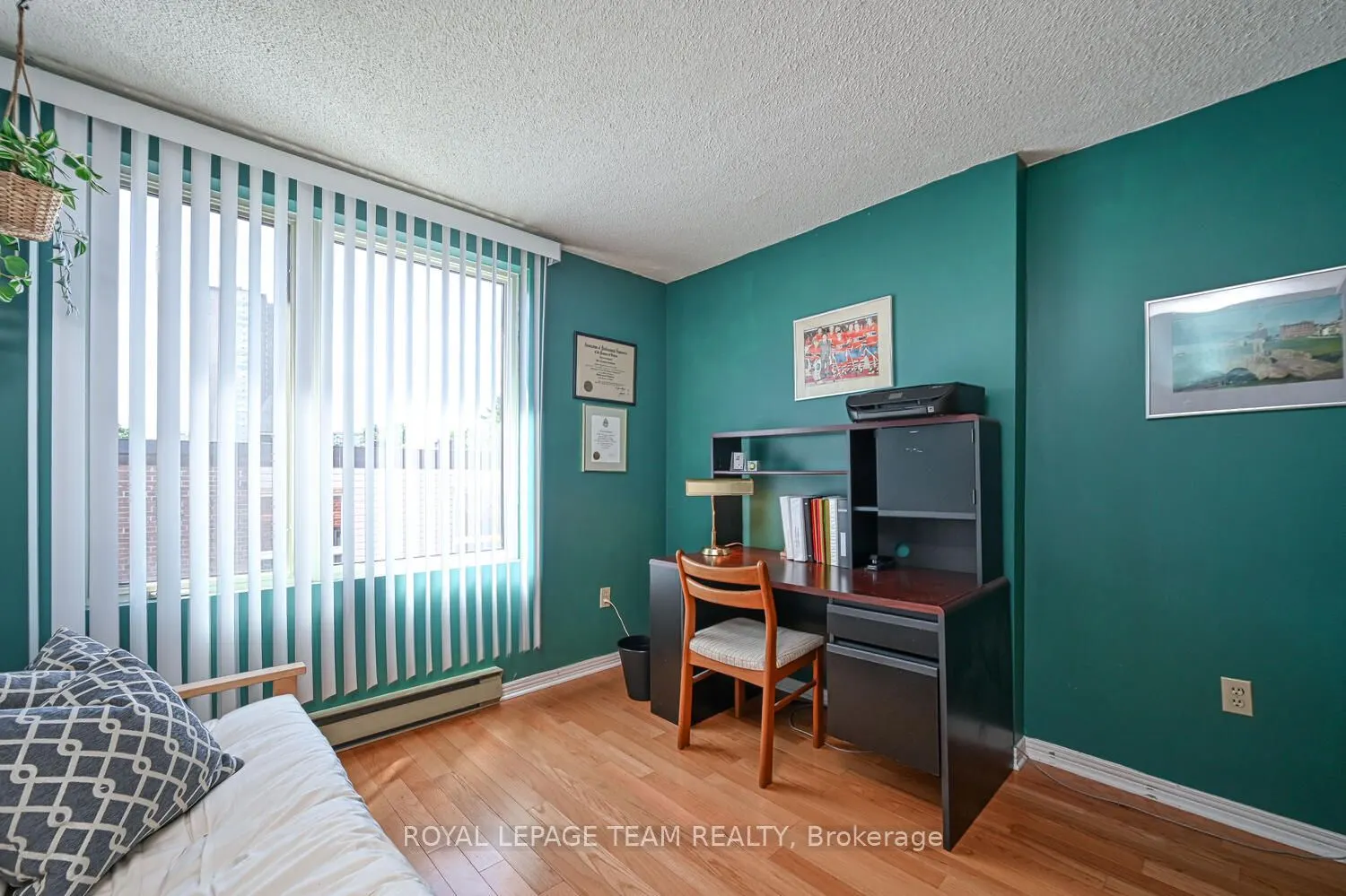 800 Mckellar Avenue, #403