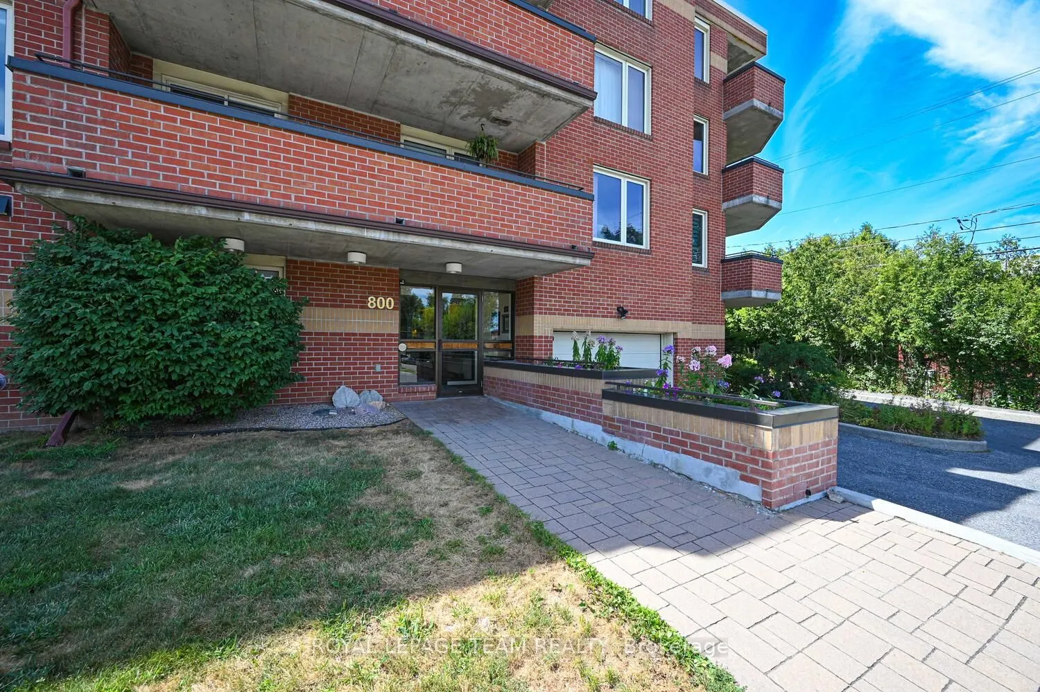800 Mckellar Avenue, #403