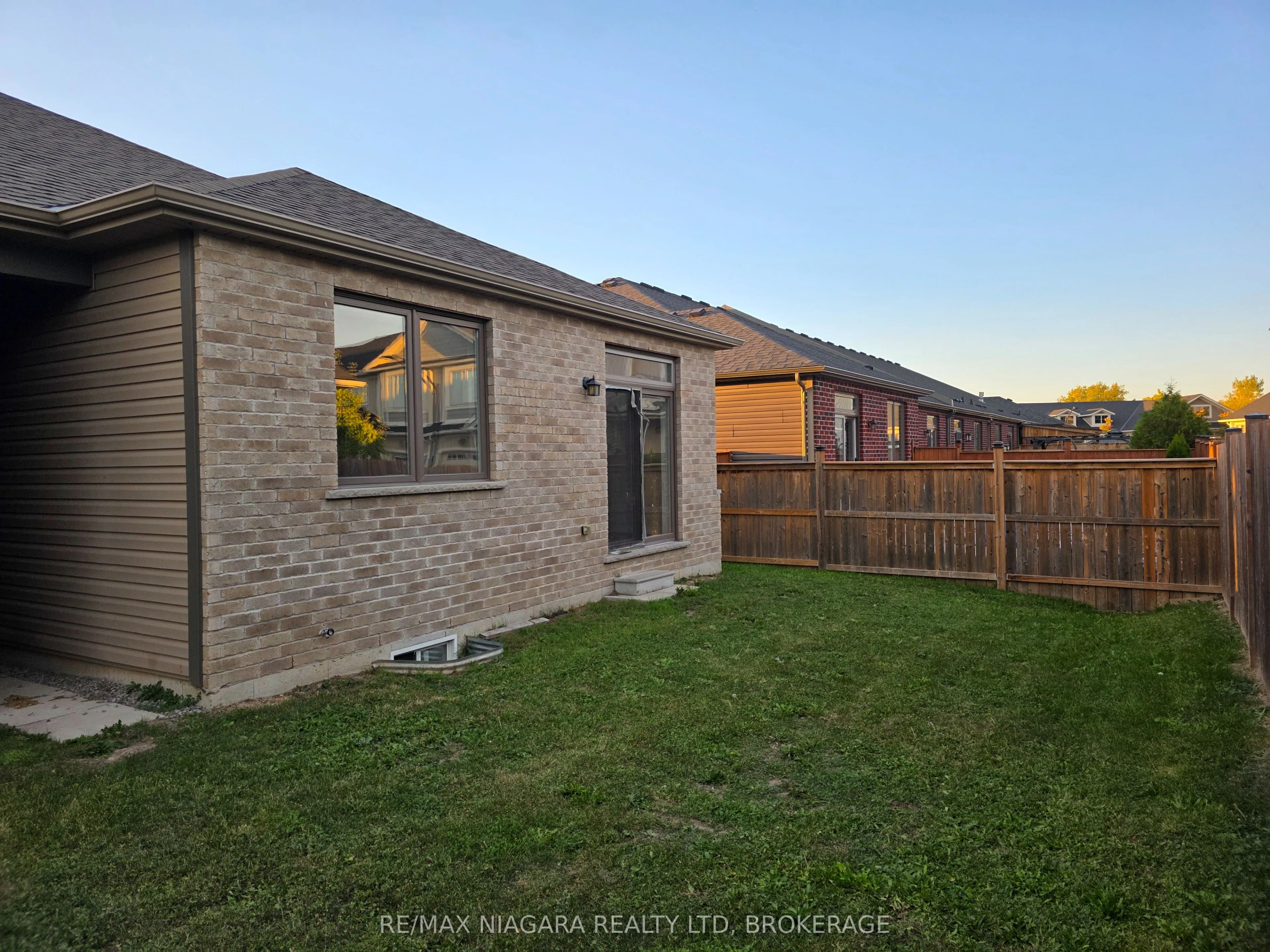 24 Ellis Avenue