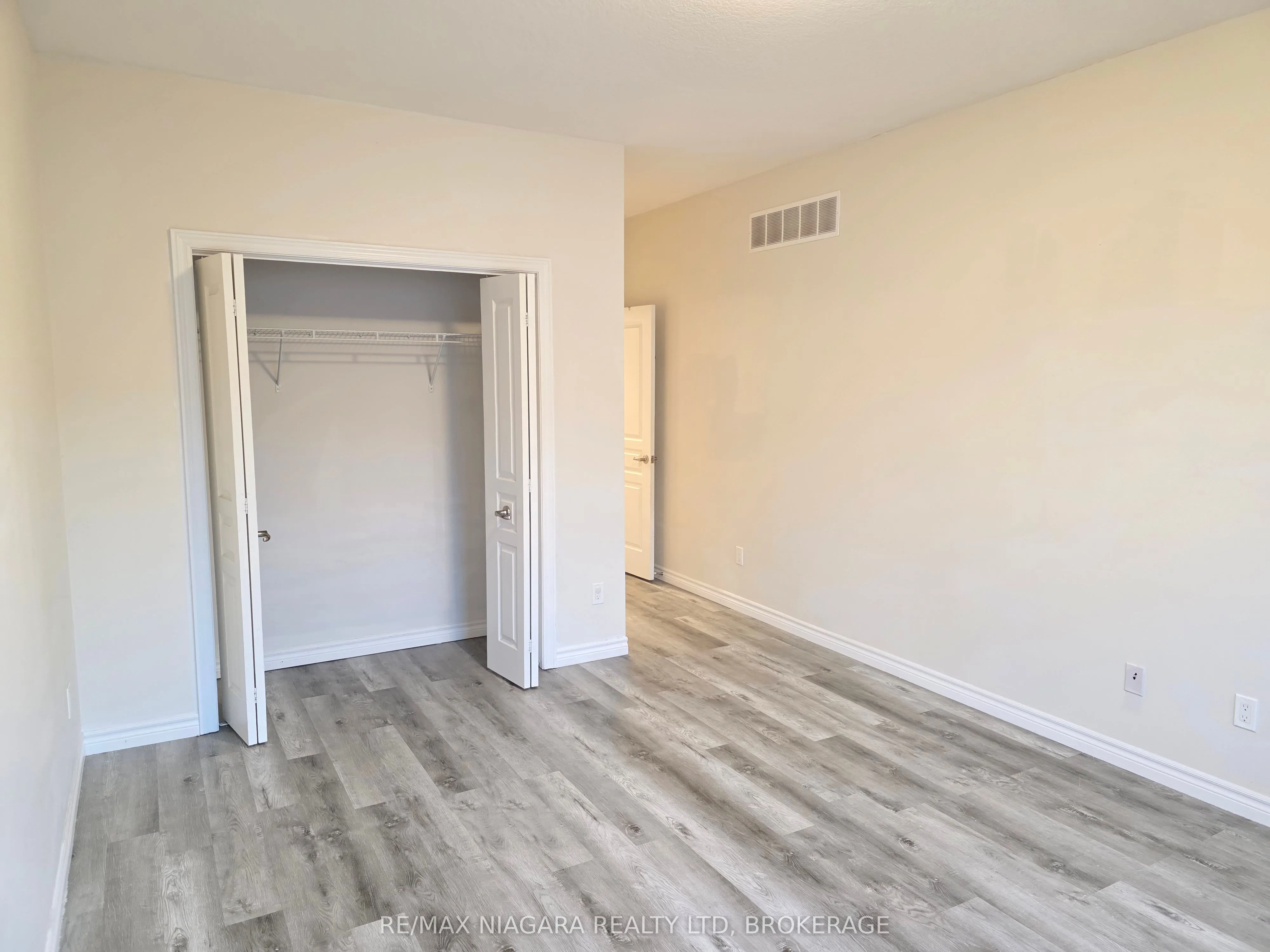24 Ellis Avenue