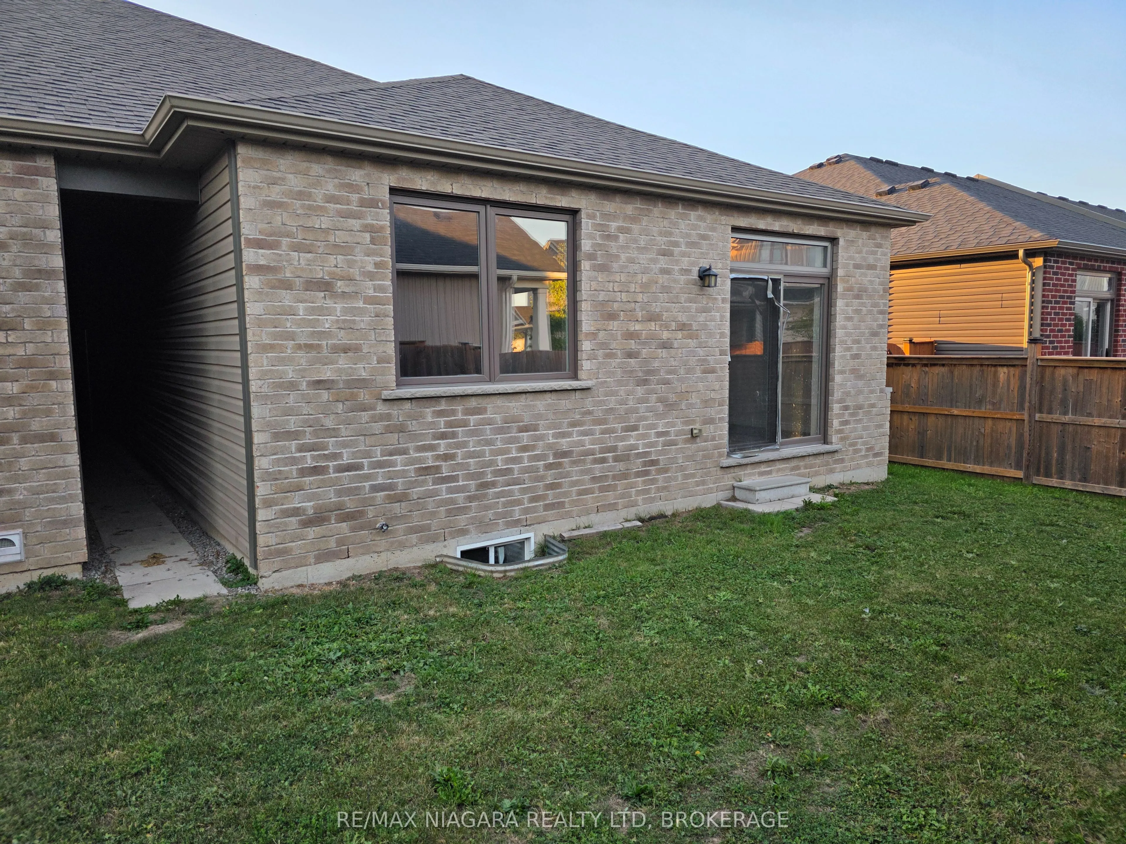 24 Ellis Avenue