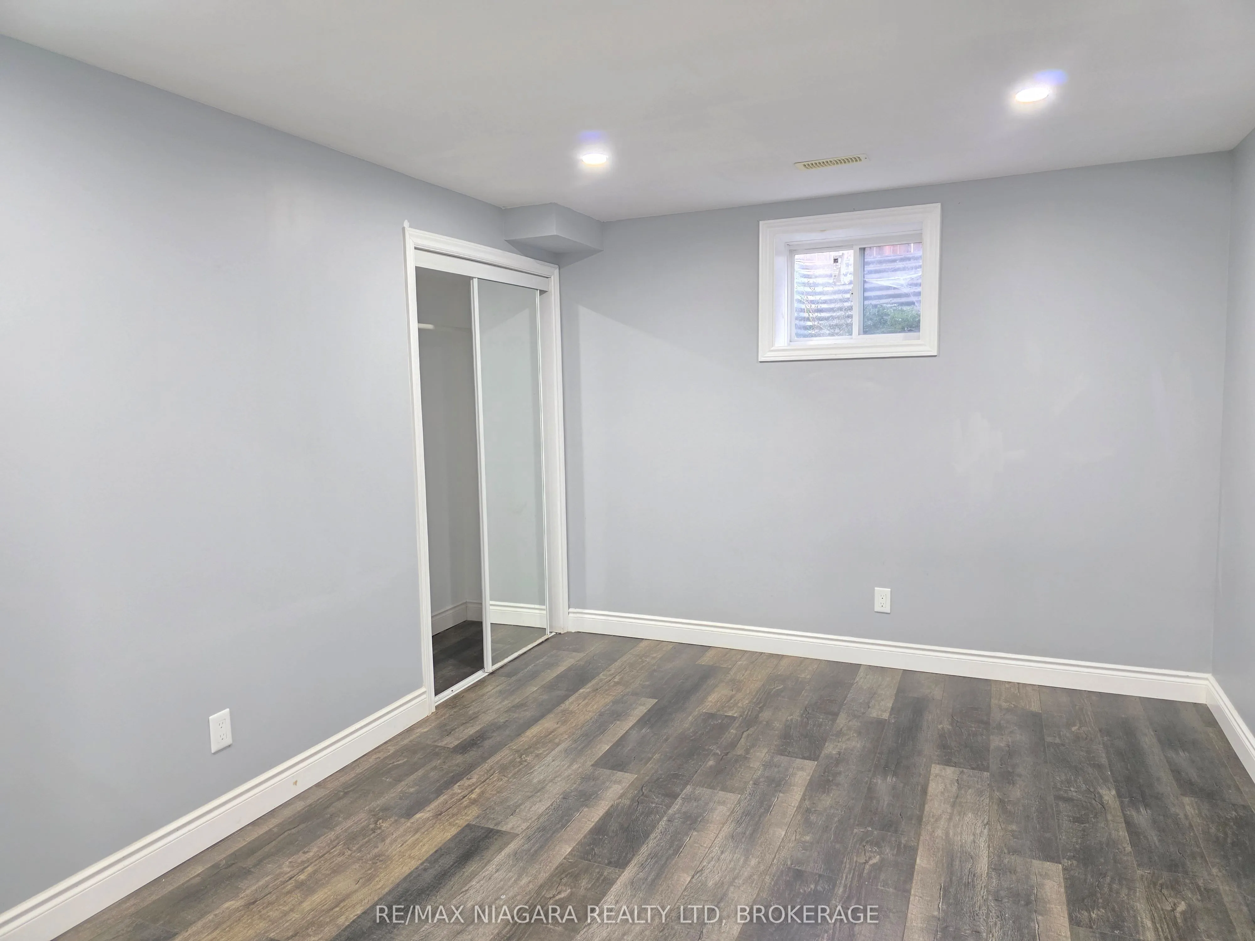 24 Ellis Avenue