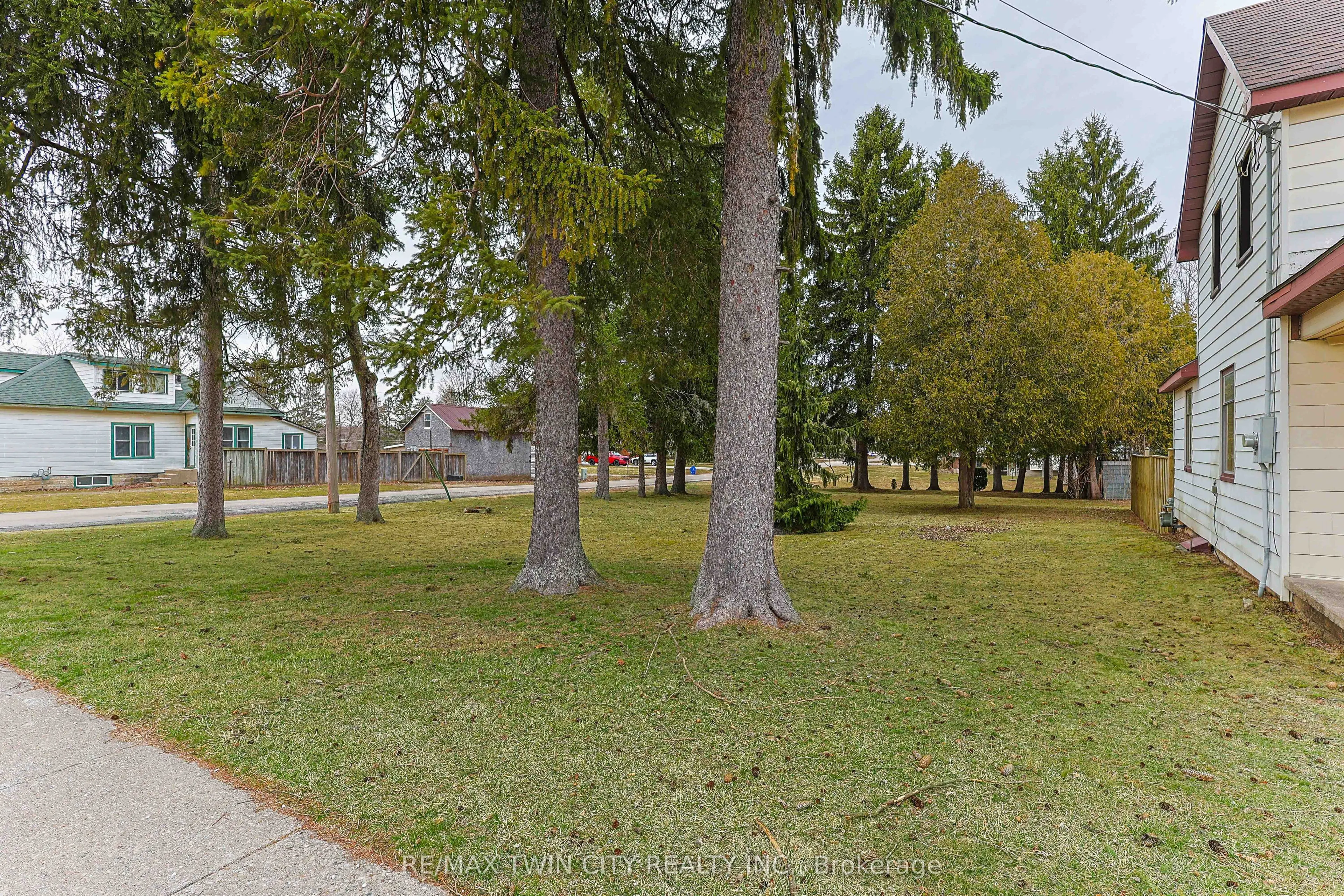 25 Dufferin Street