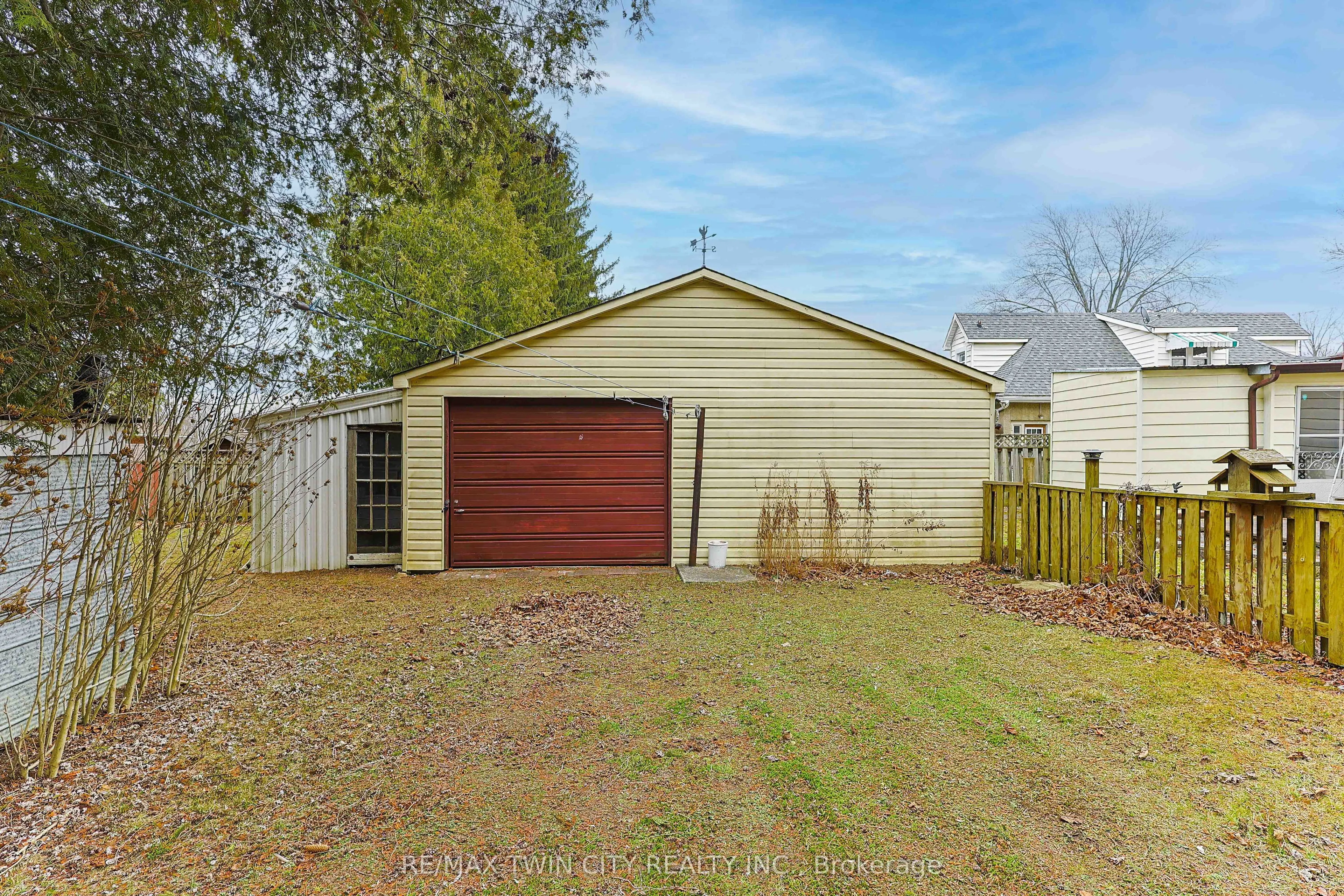 25 Dufferin Street