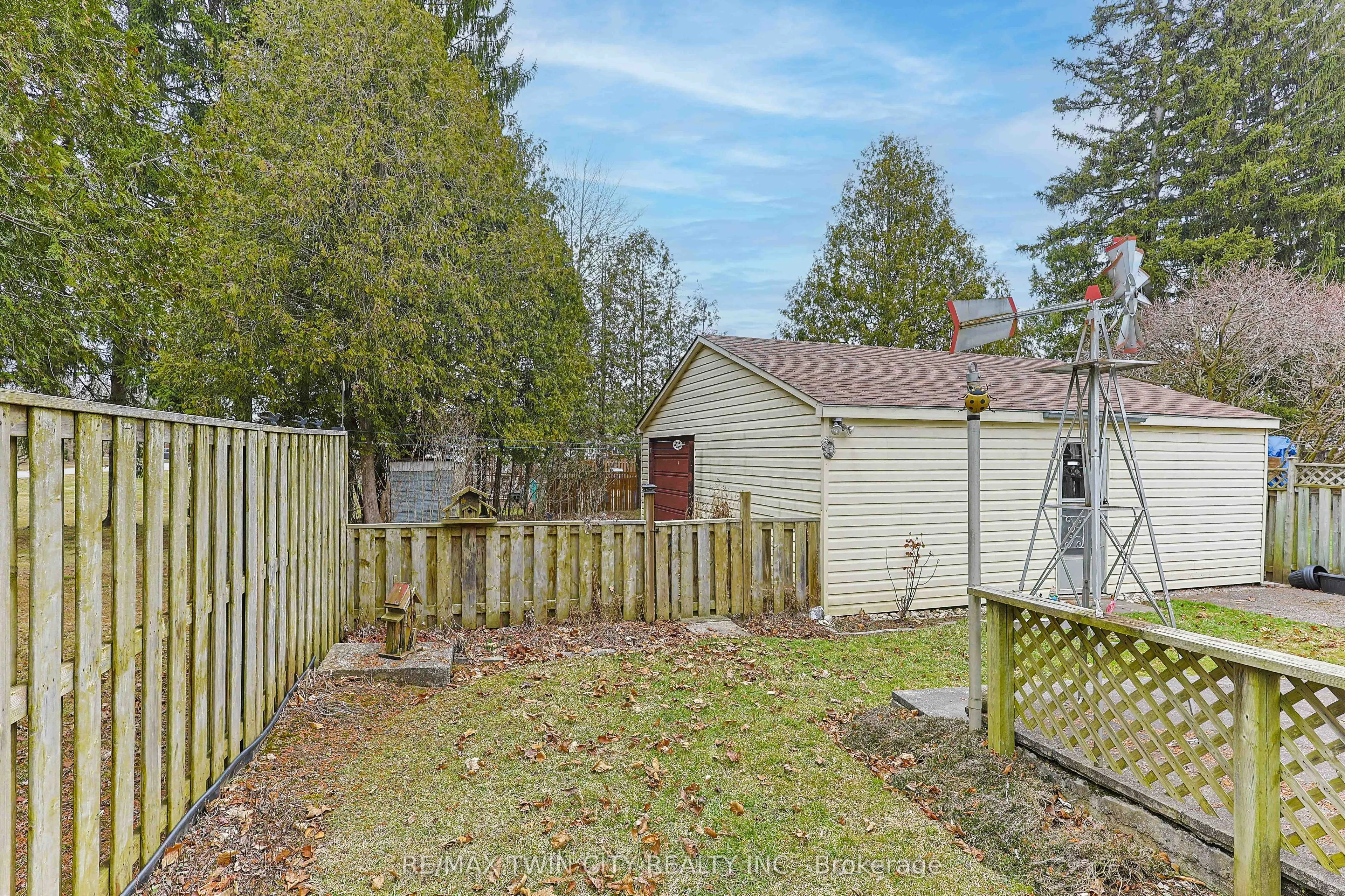 25 Dufferin Street