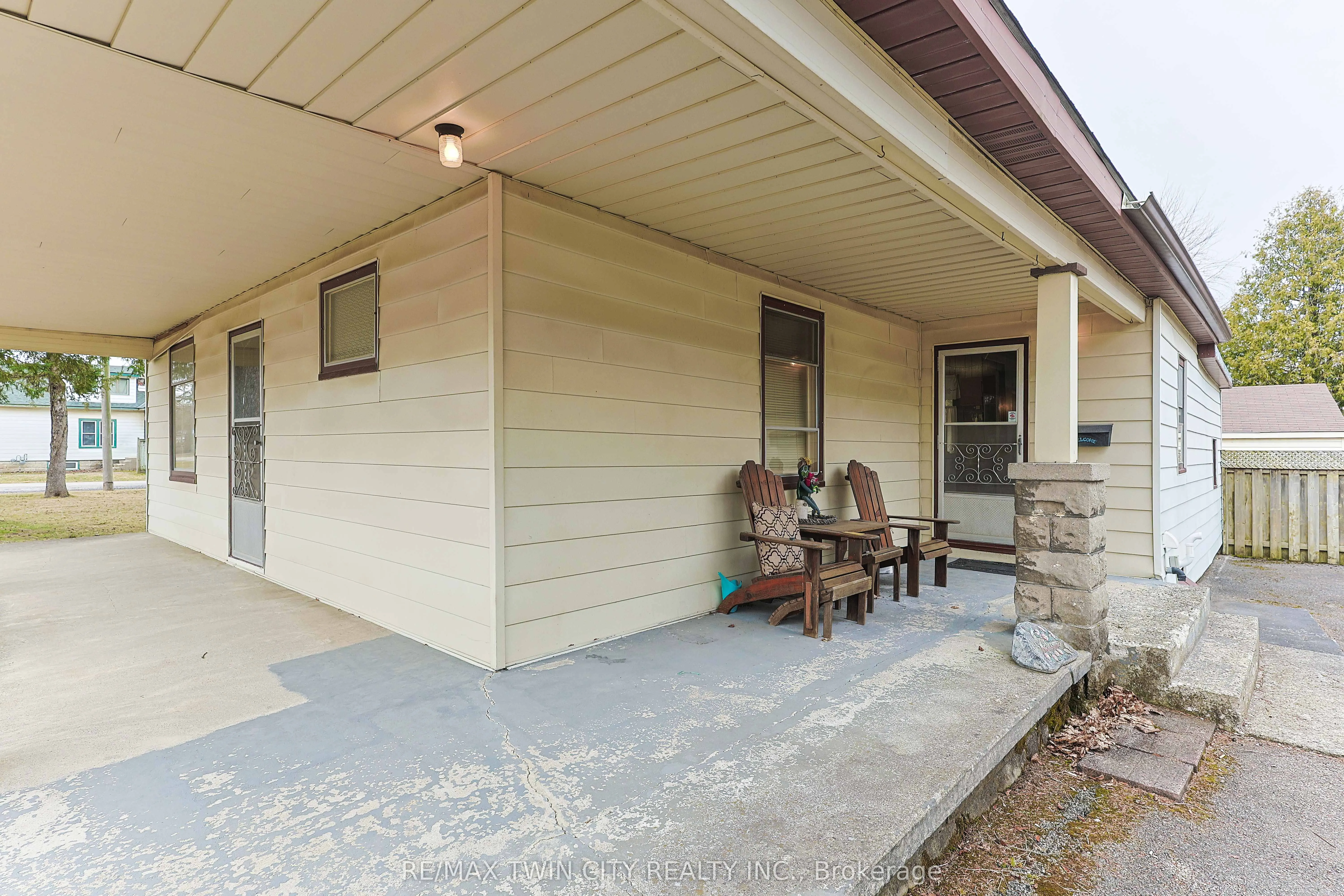 25 Dufferin Street