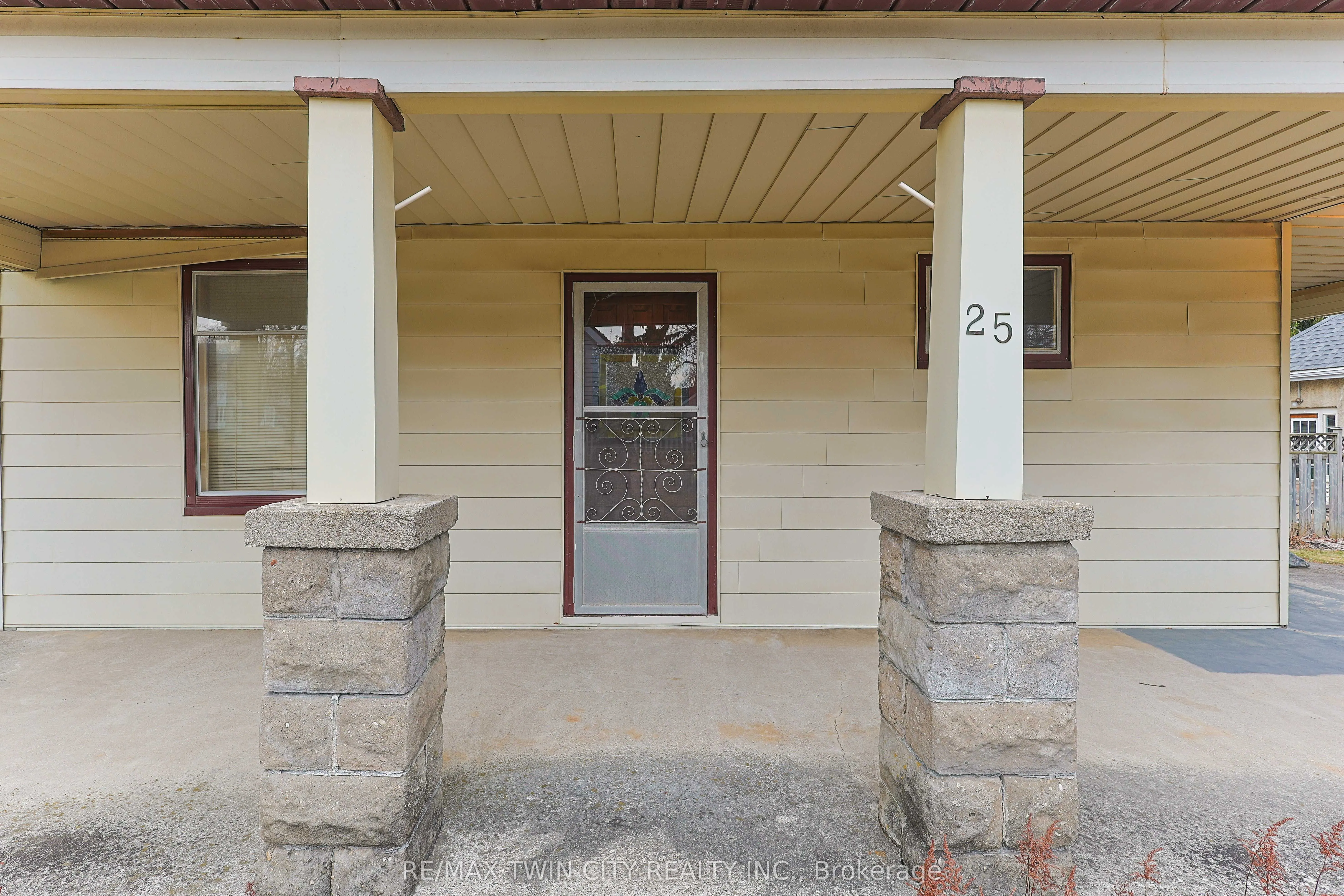 25 Dufferin Street