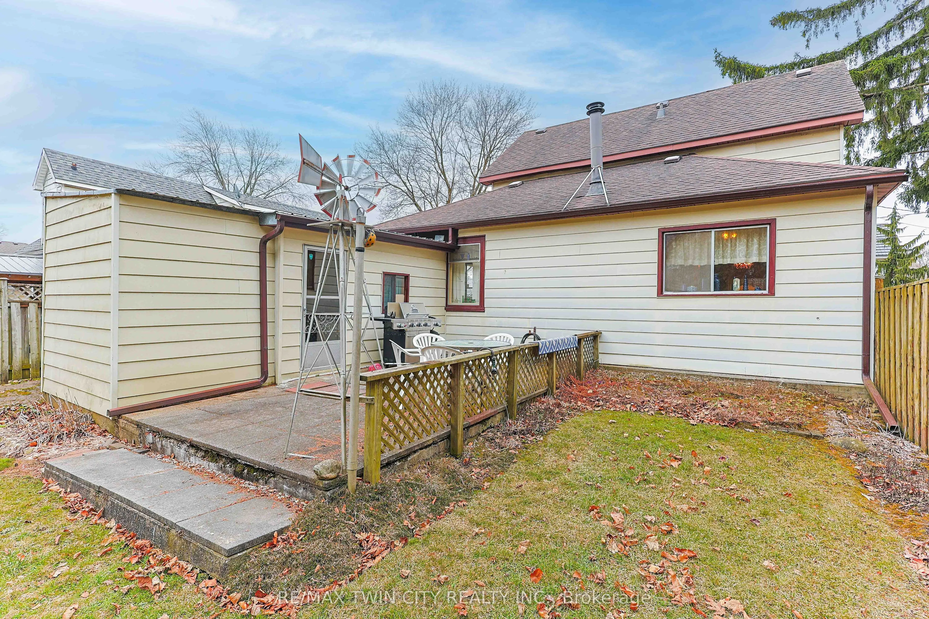 25 Dufferin Street