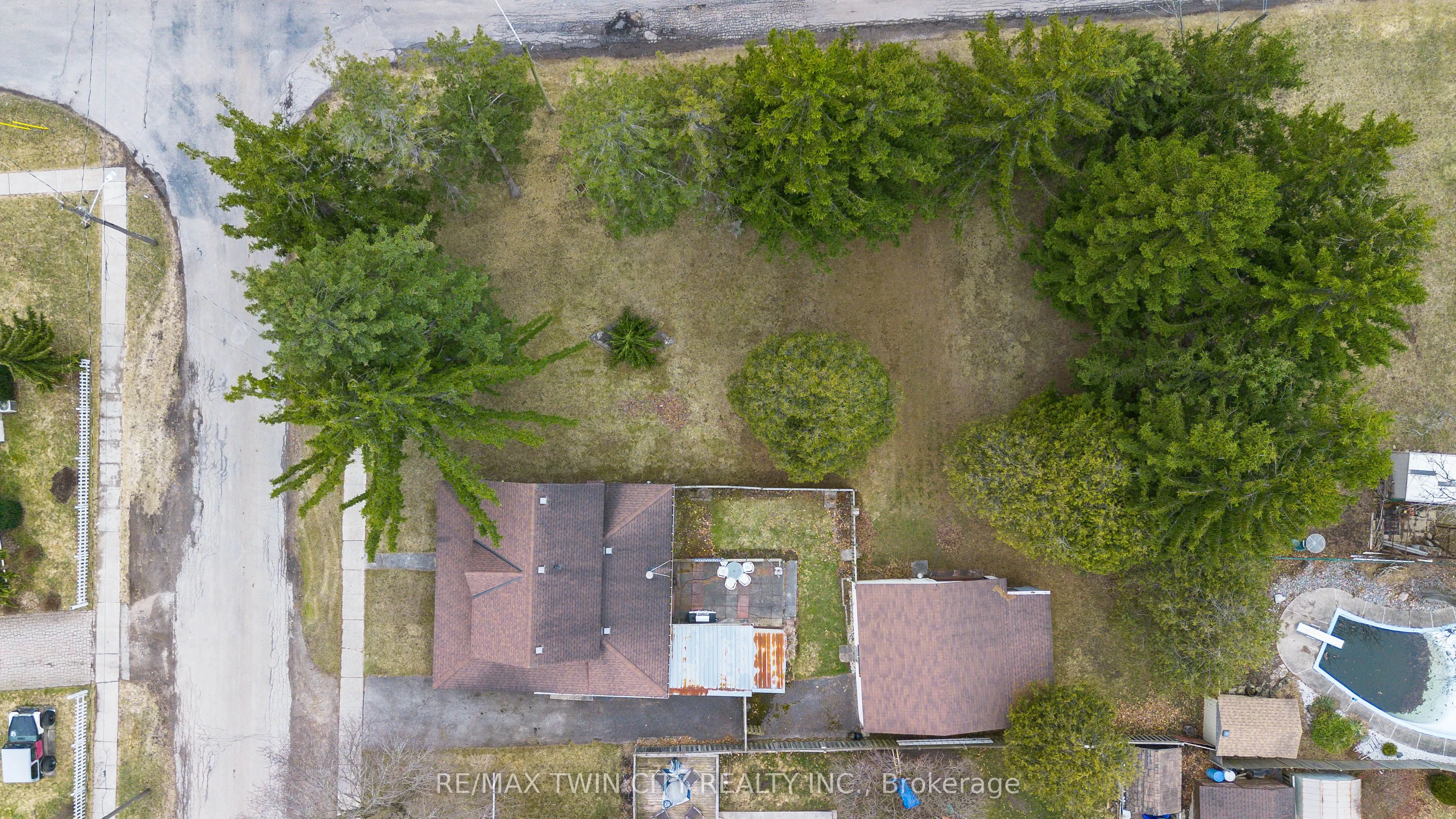 25 Dufferin Street