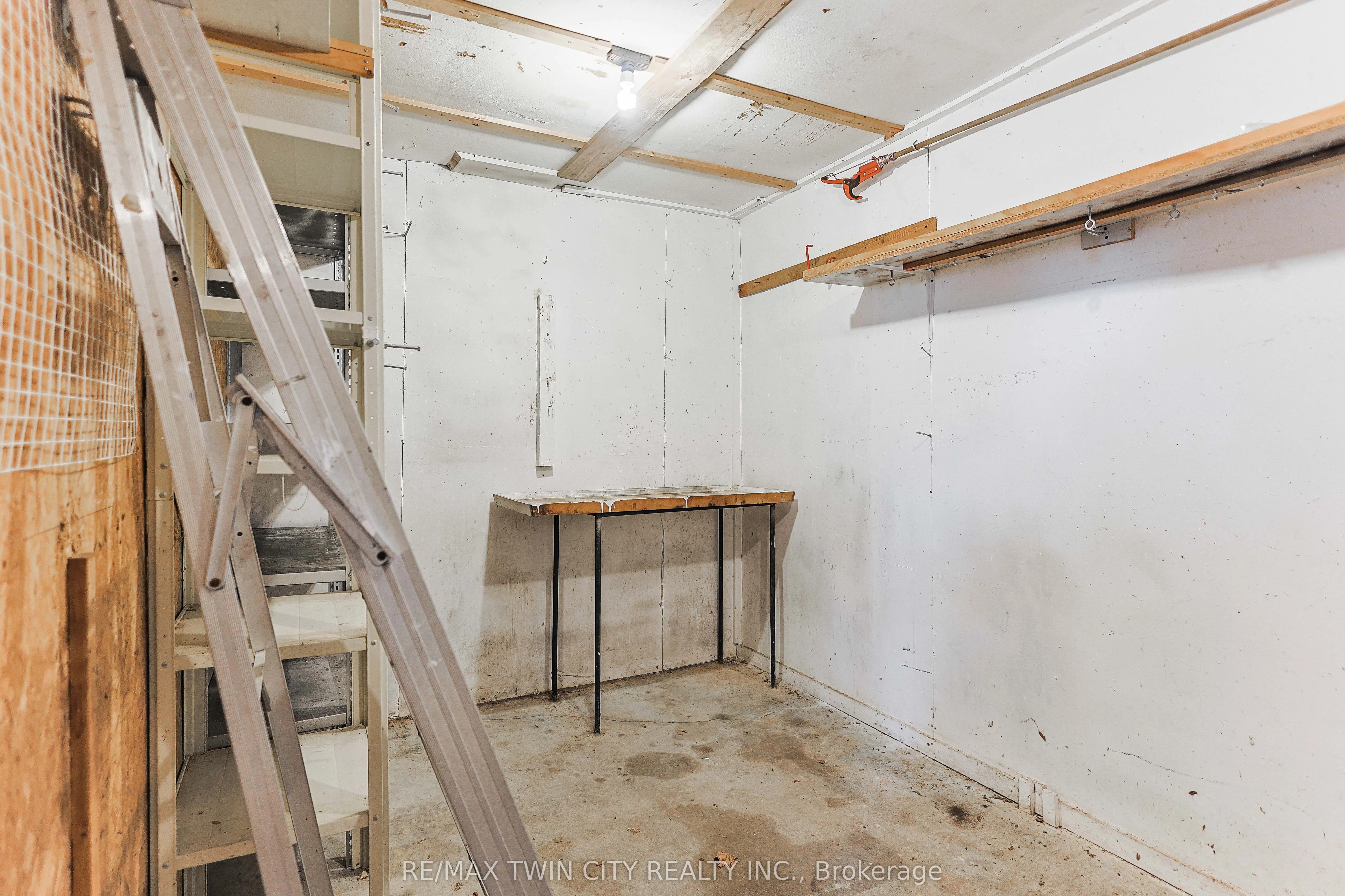 25 Dufferin Street