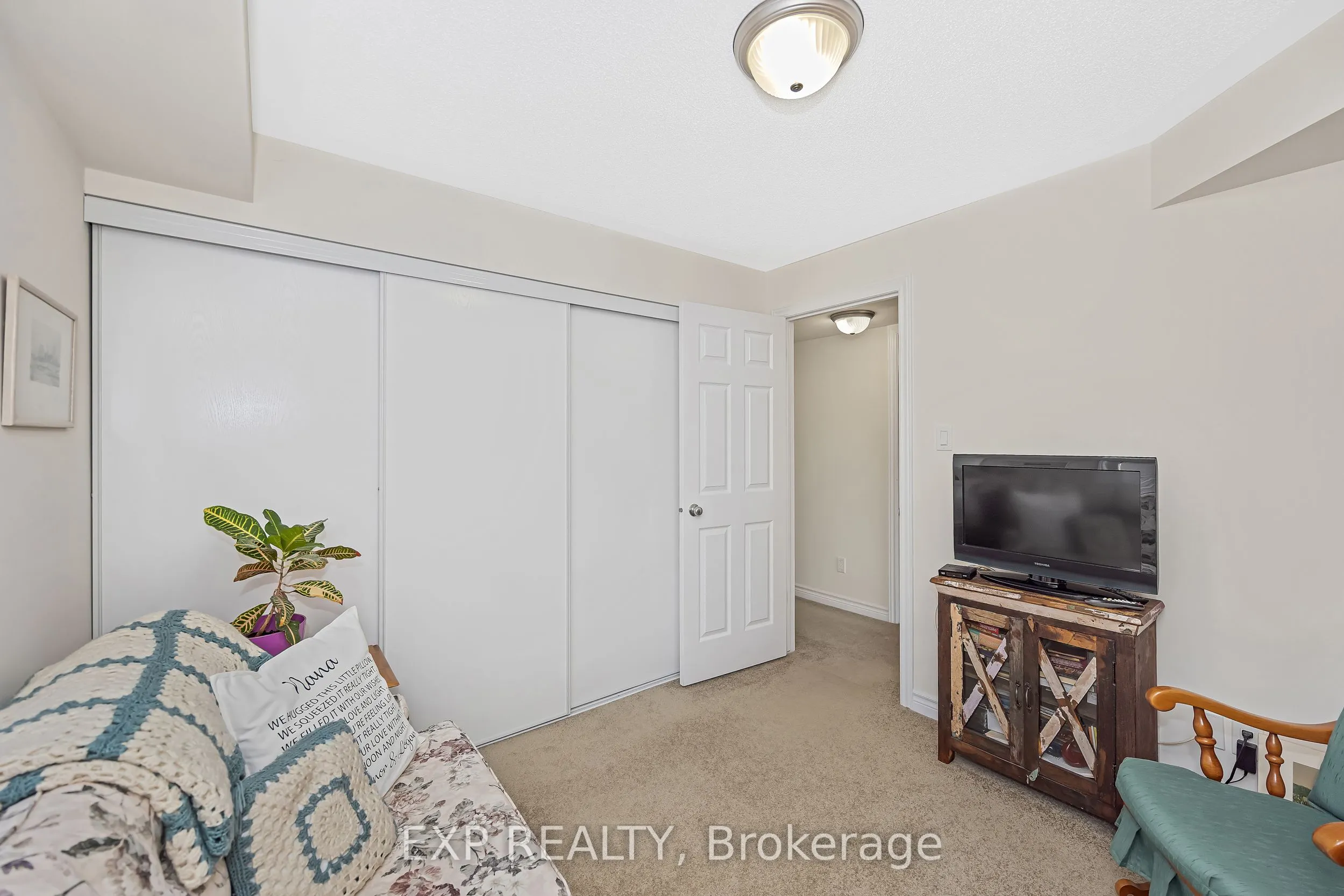 585 Stonefield Private, #6