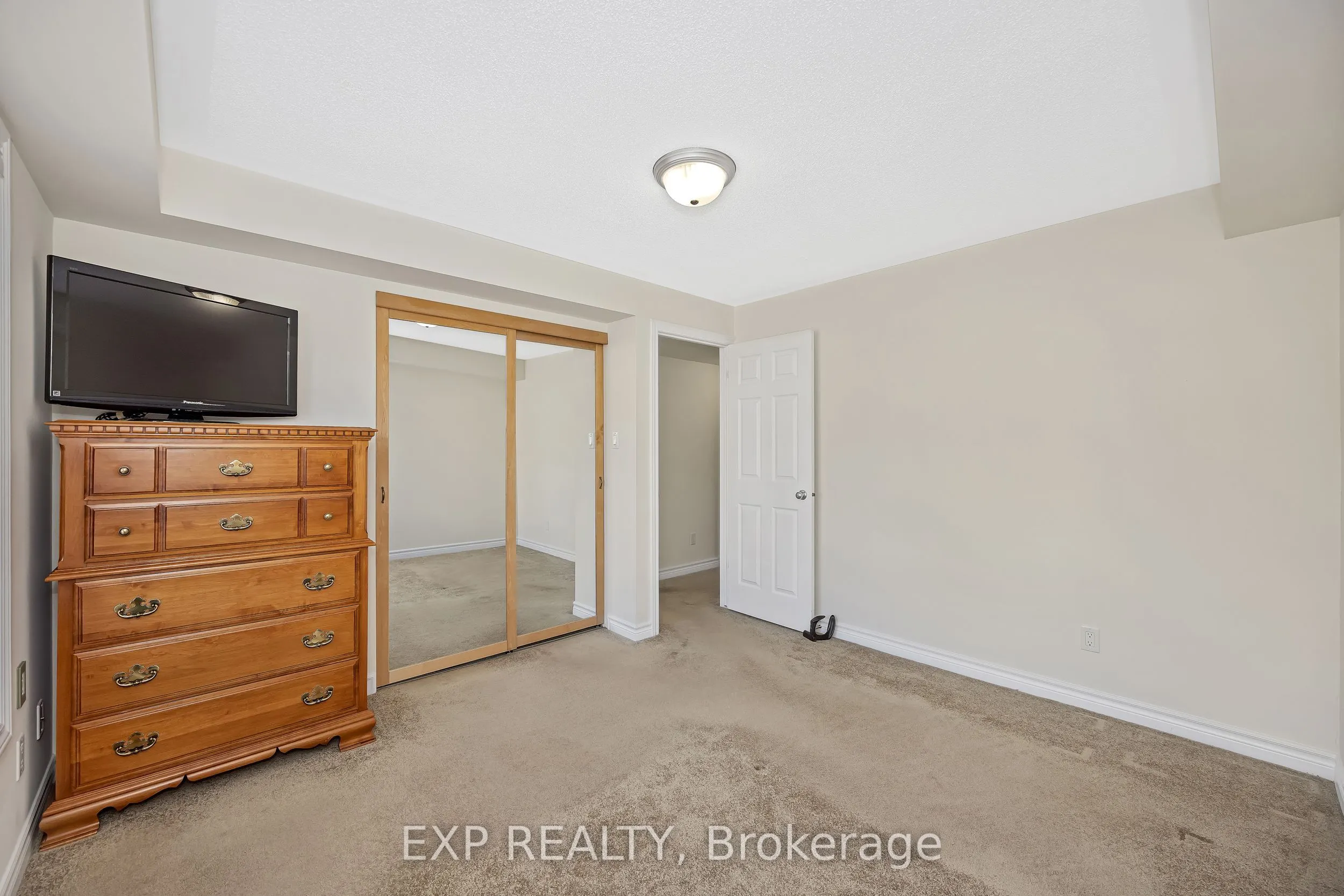 585 Stonefield Private, #6