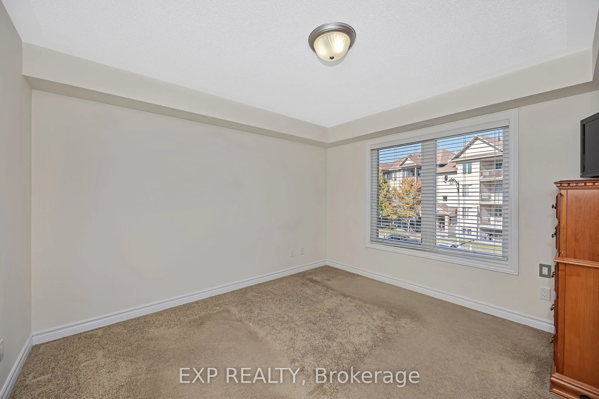 585 Stonefield Private, #6