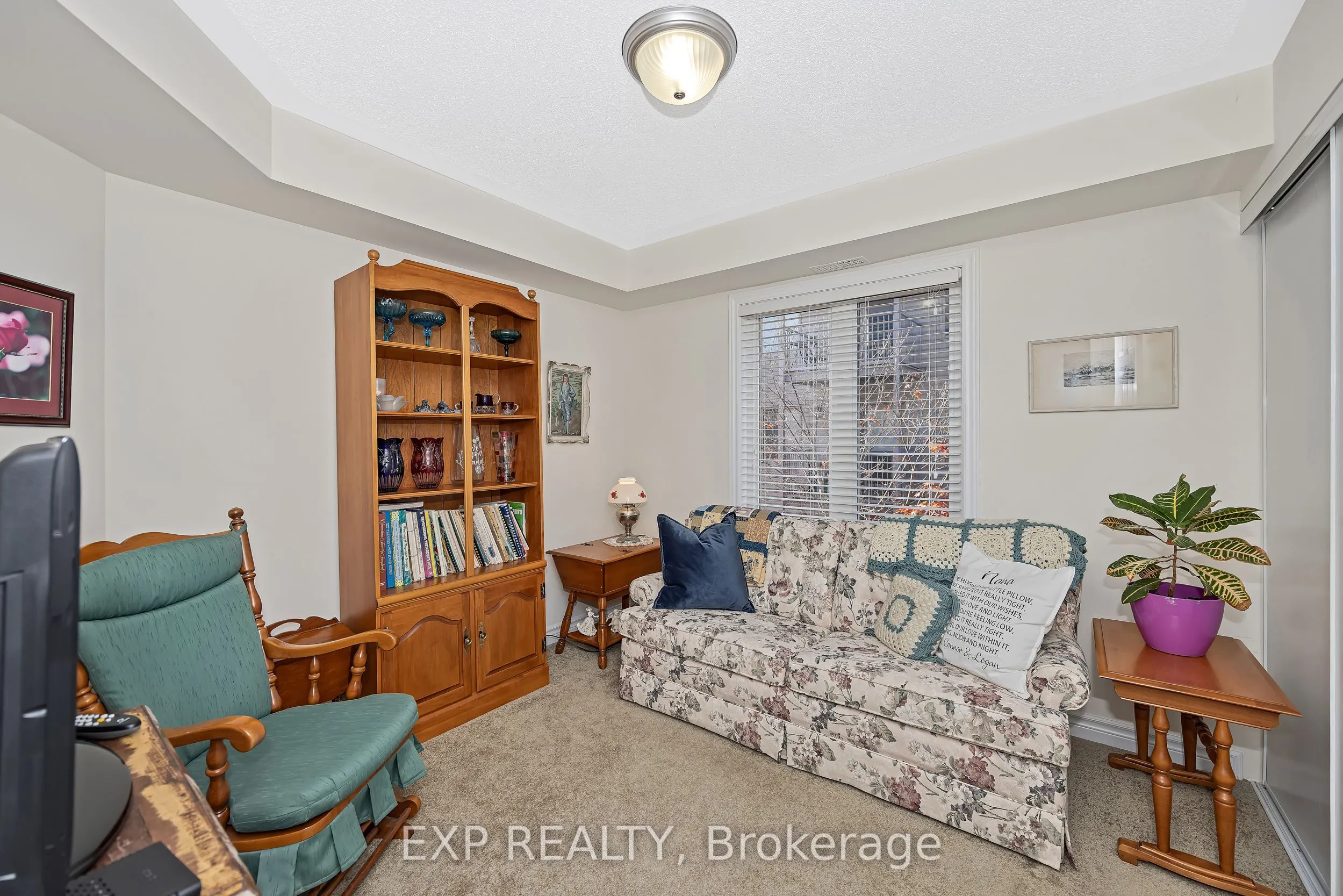 585 Stonefield Private, #6