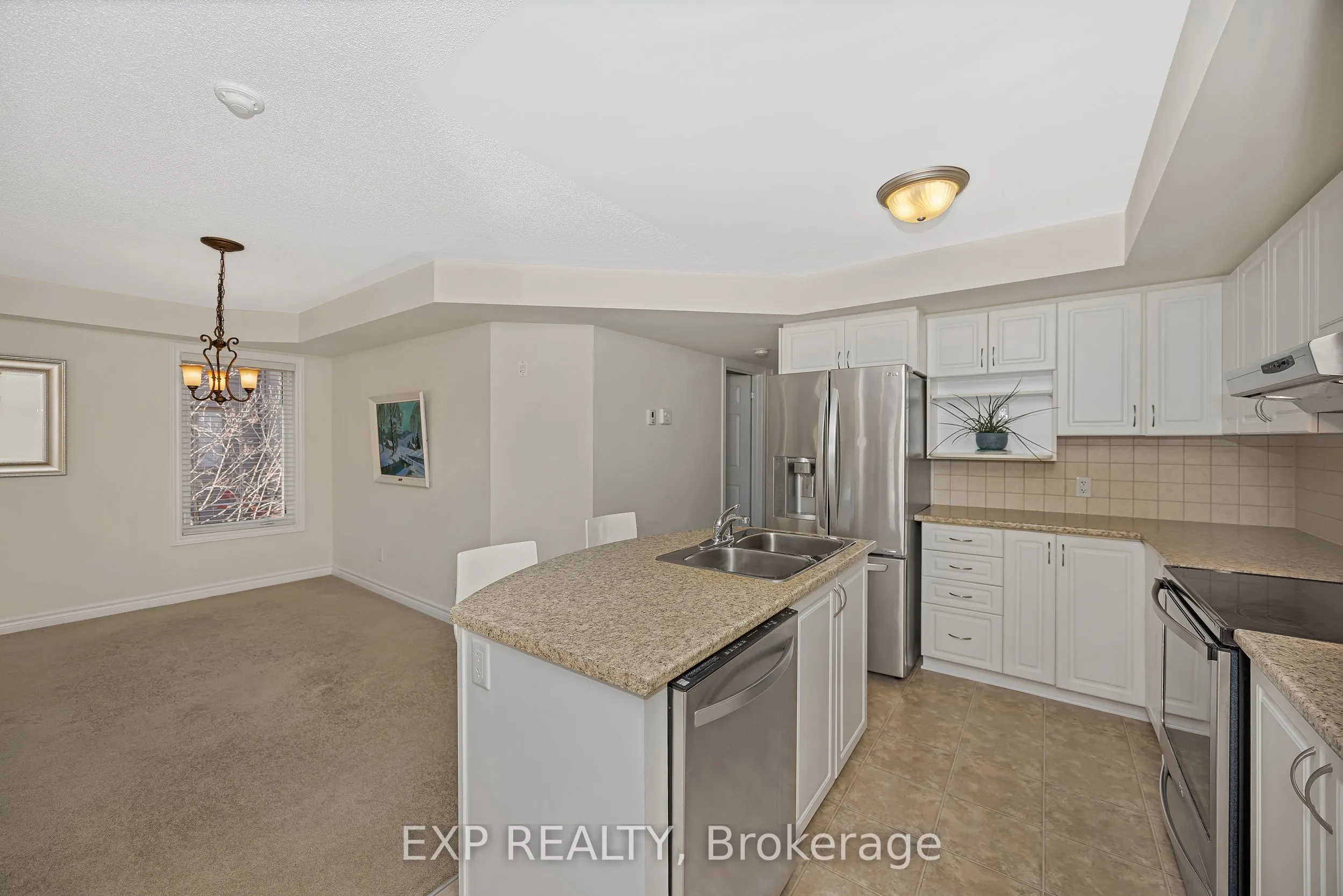 585 Stonefield Private, #6