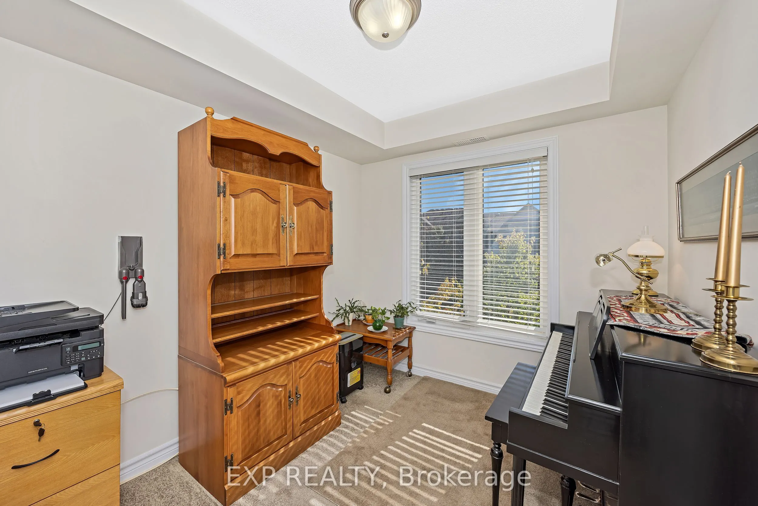 585 Stonefield Private, #6