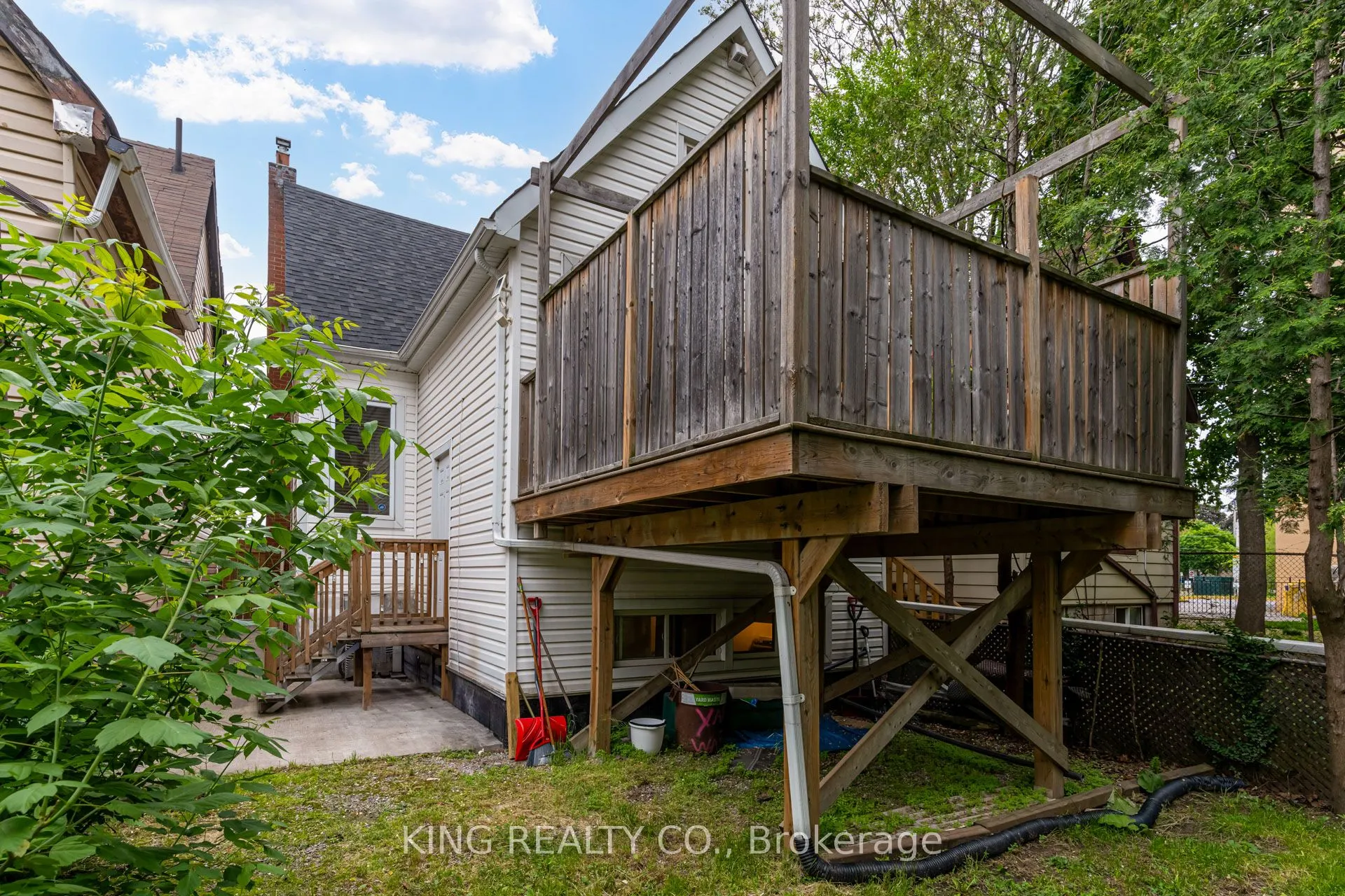 140 Sanford Avenue N
