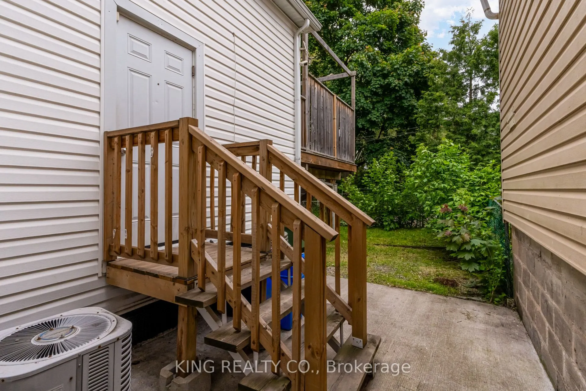 140 Sanford Avenue N