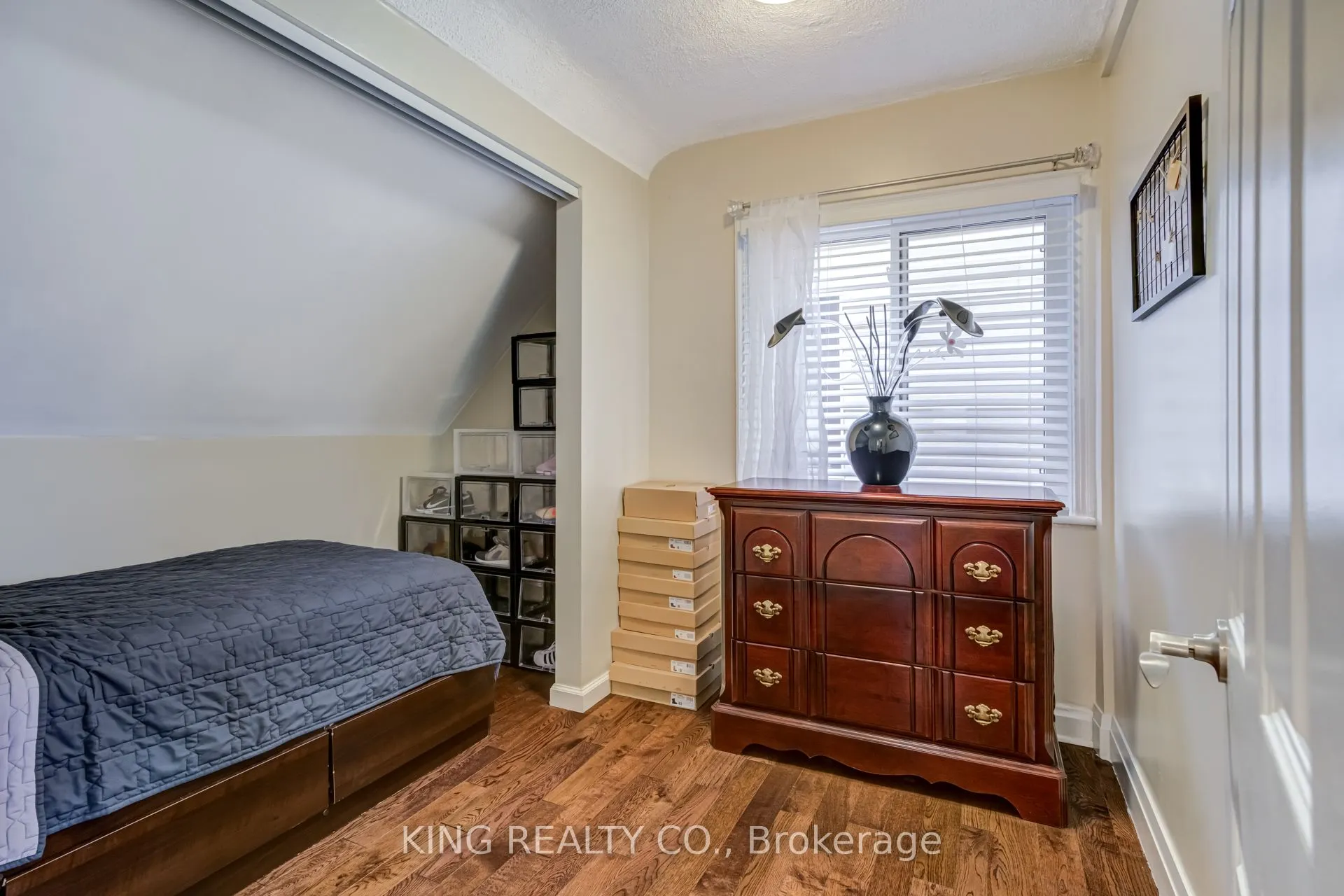 140 Sanford Avenue N