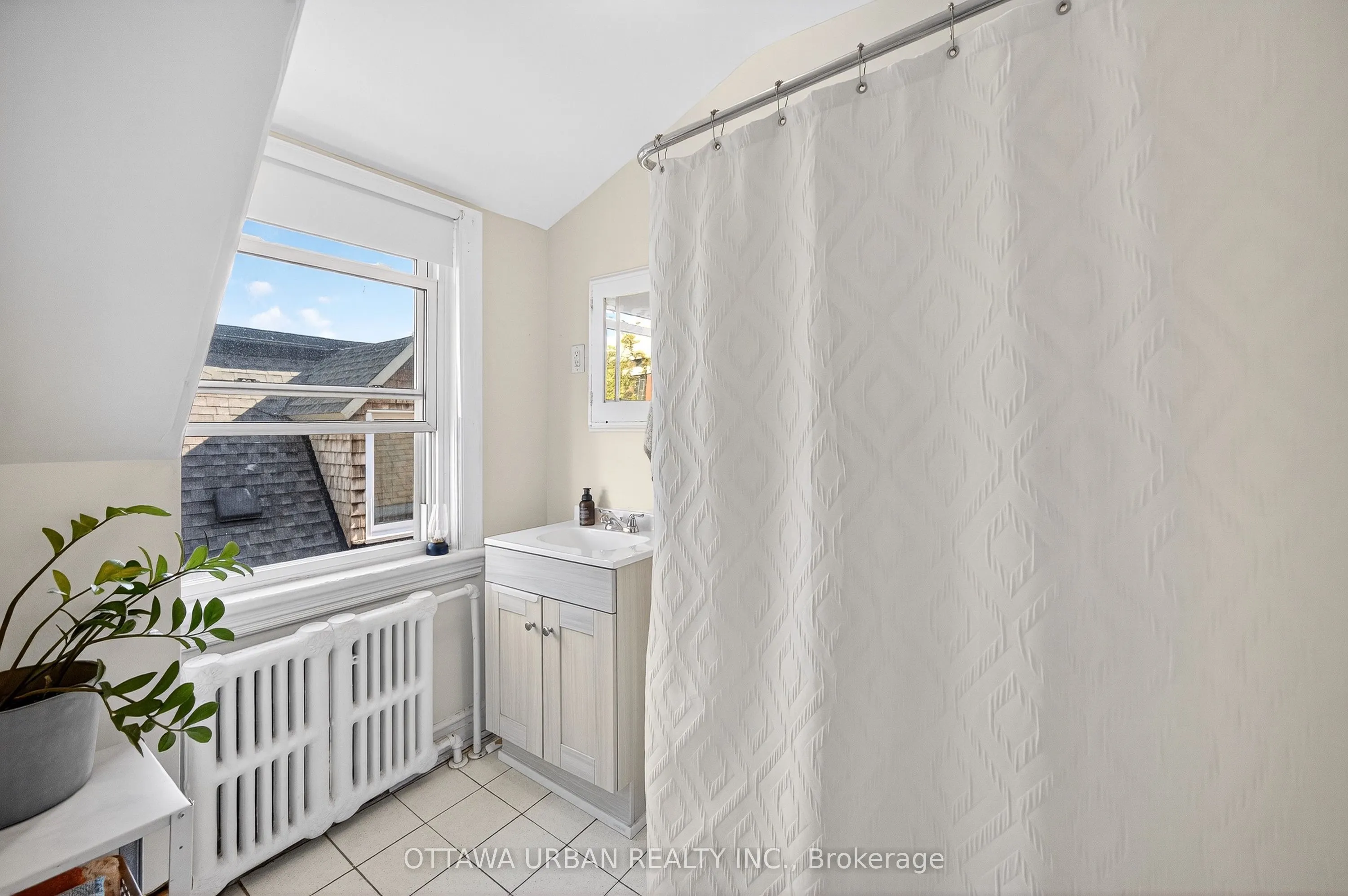 101 Strathcona Avenue