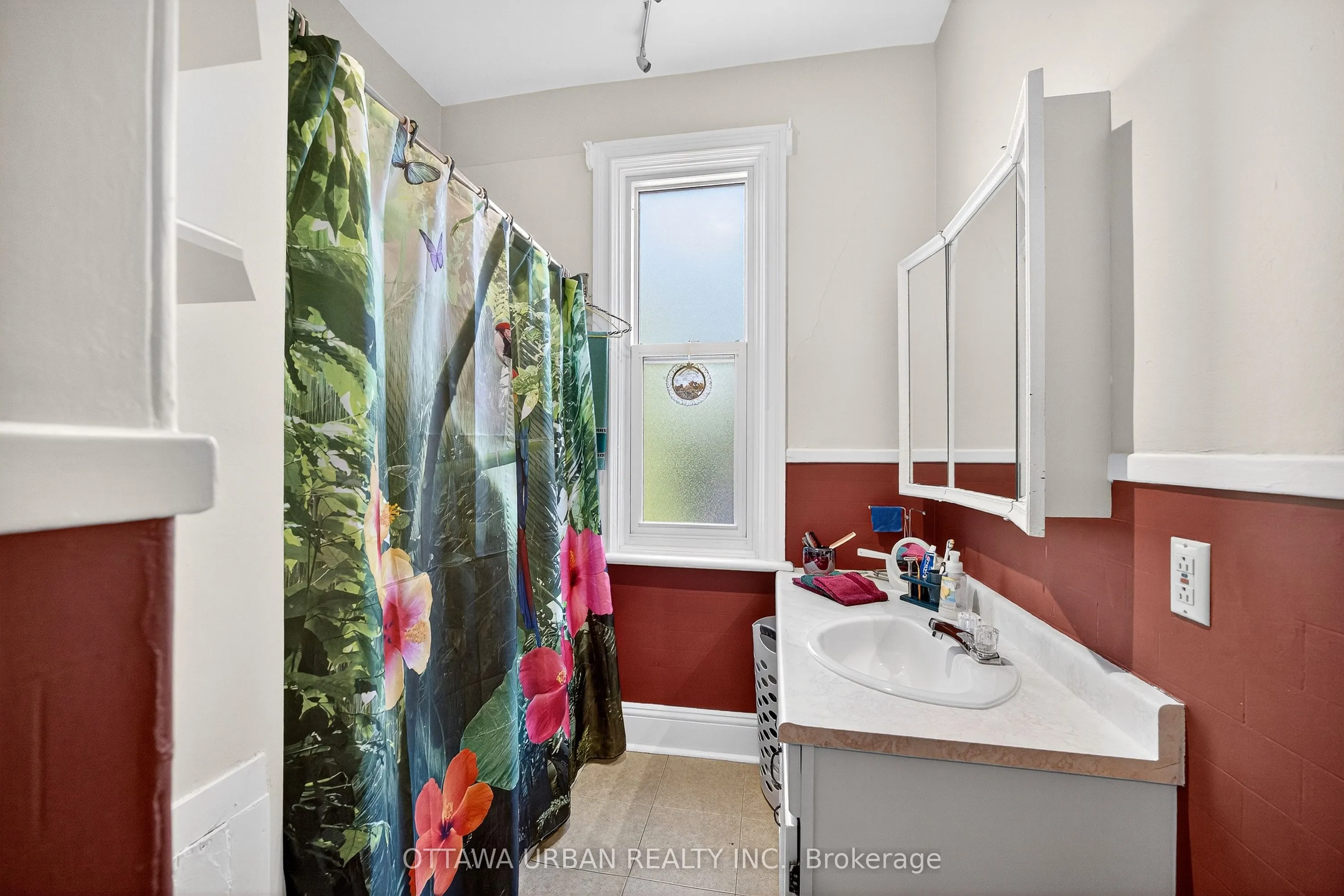 101 Strathcona Avenue