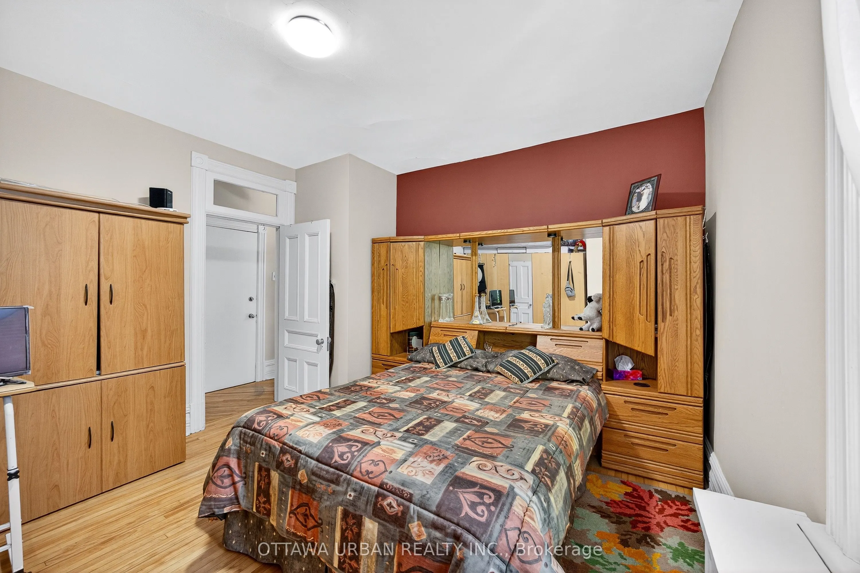 101 Strathcona Avenue