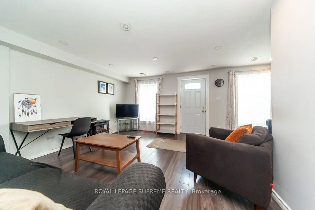 13 Robins Avenue