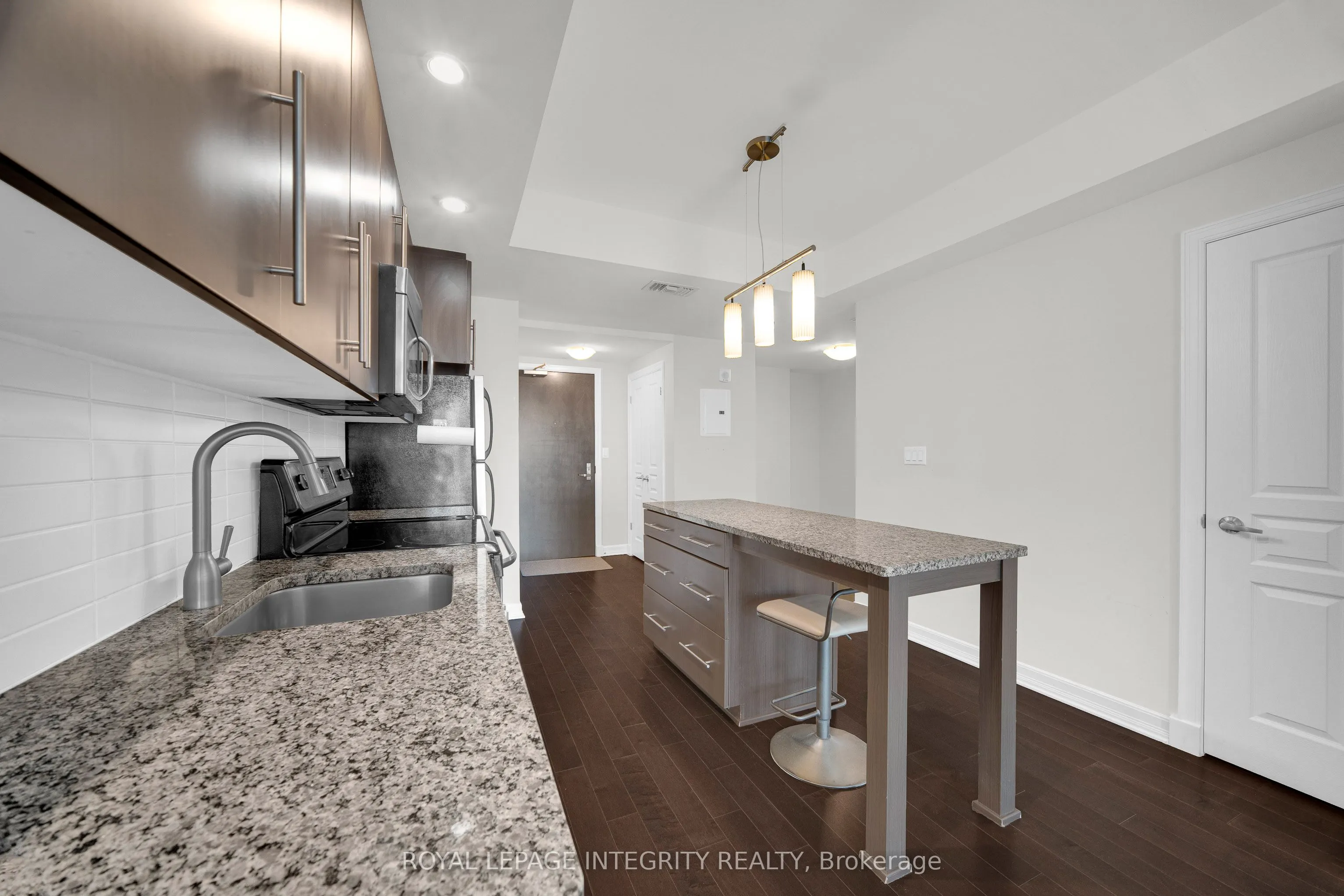238 Besserer Street, #1207