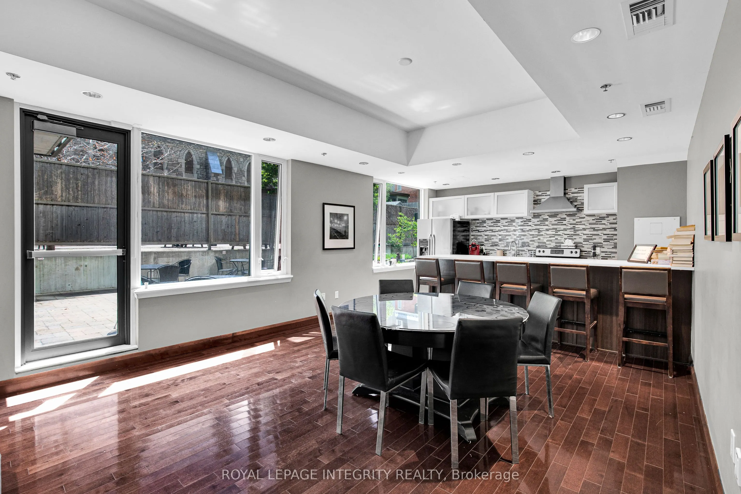 238 Besserer Street, #1207