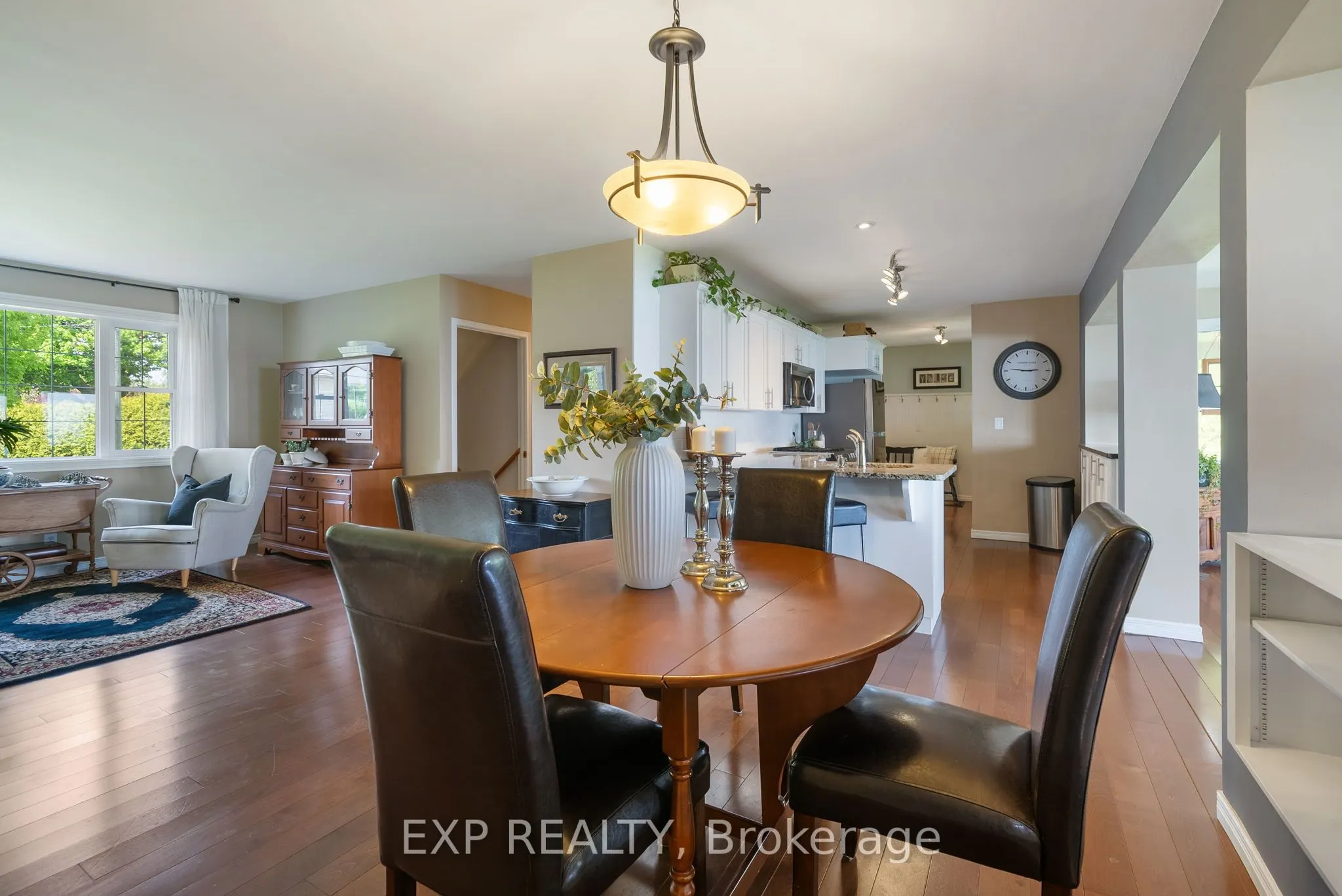 519 Lakeshore Road