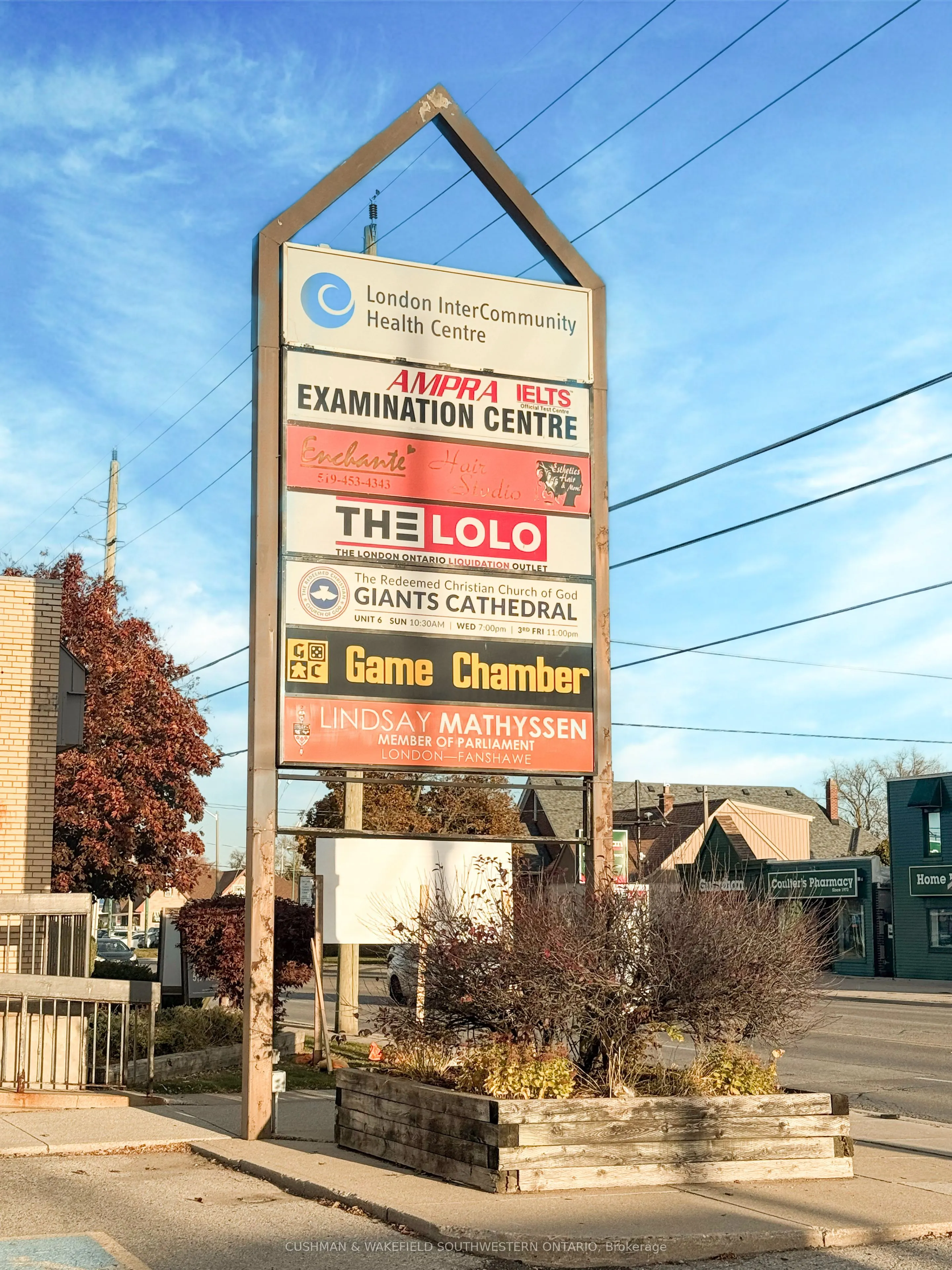 1700 Dundas Street, #Unit 4