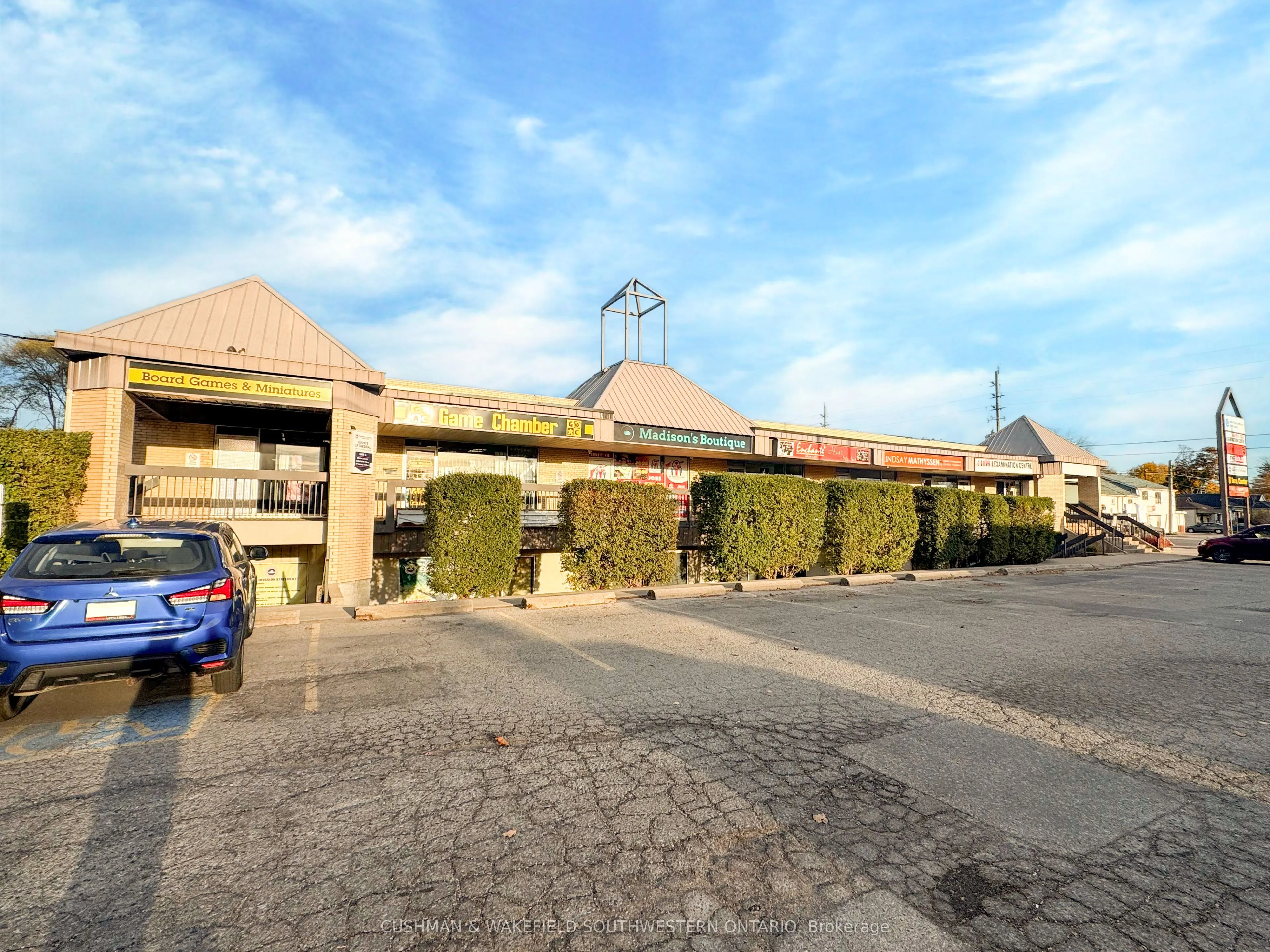 1700 Dundas Street, #Unit 4