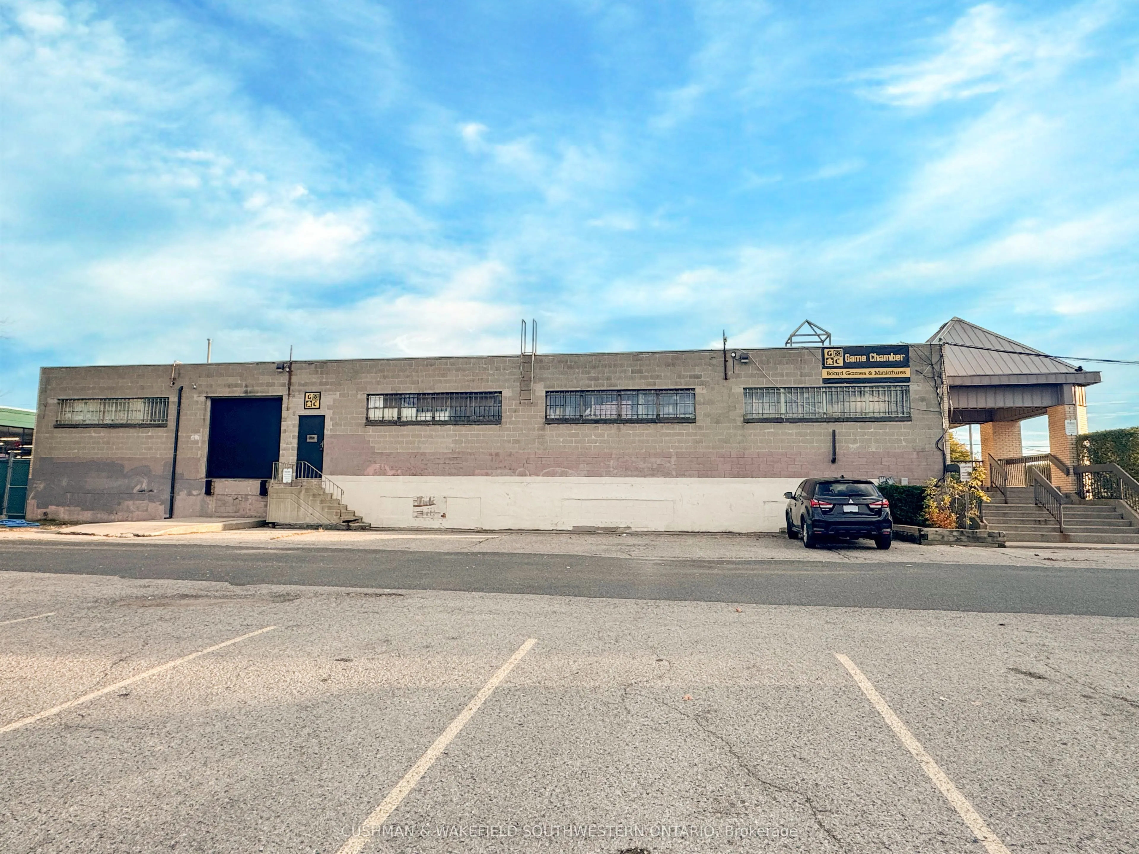 1700 Dundas Street, #Unit 4