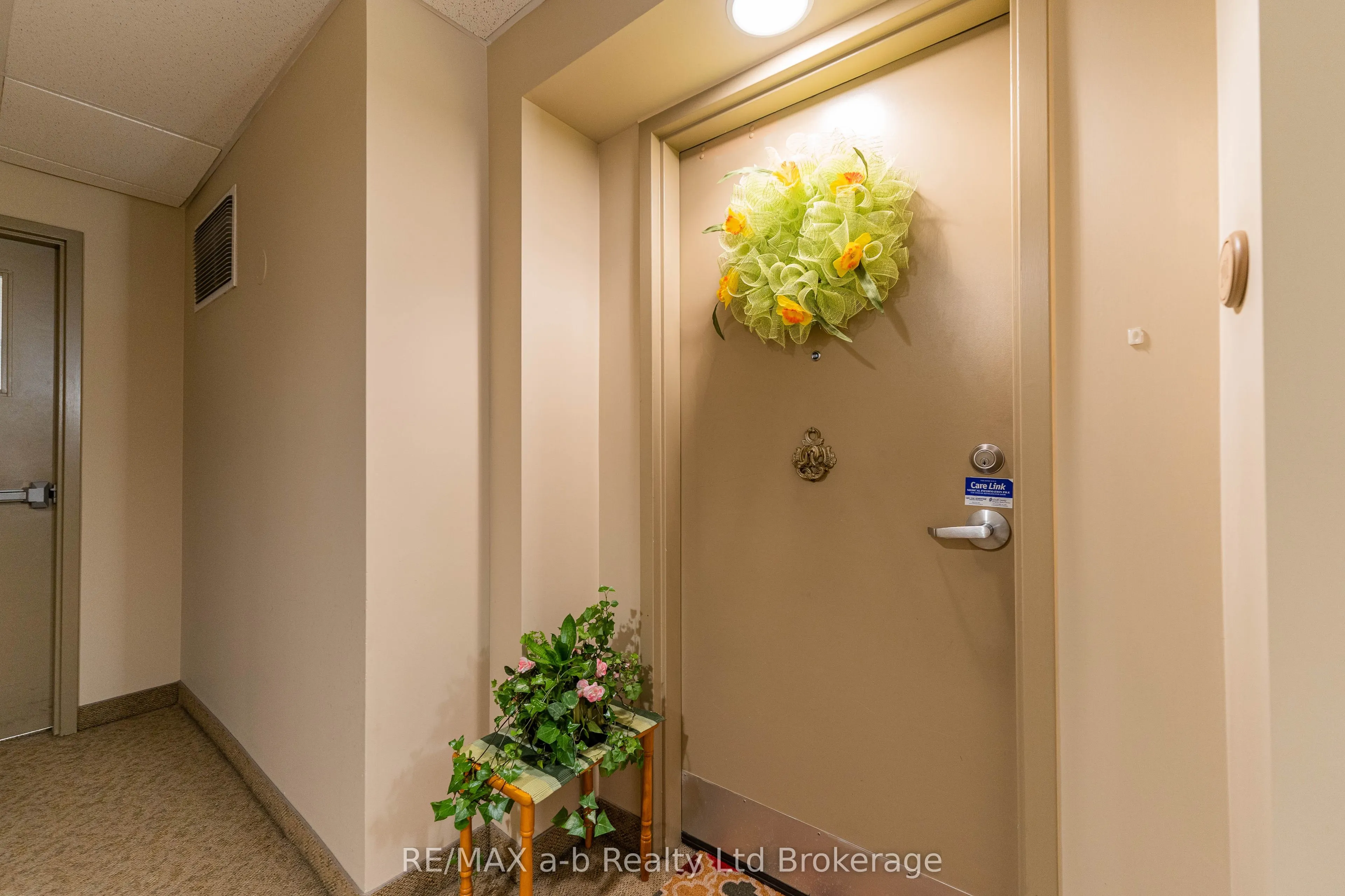 80 BRIDGE Street E, #101