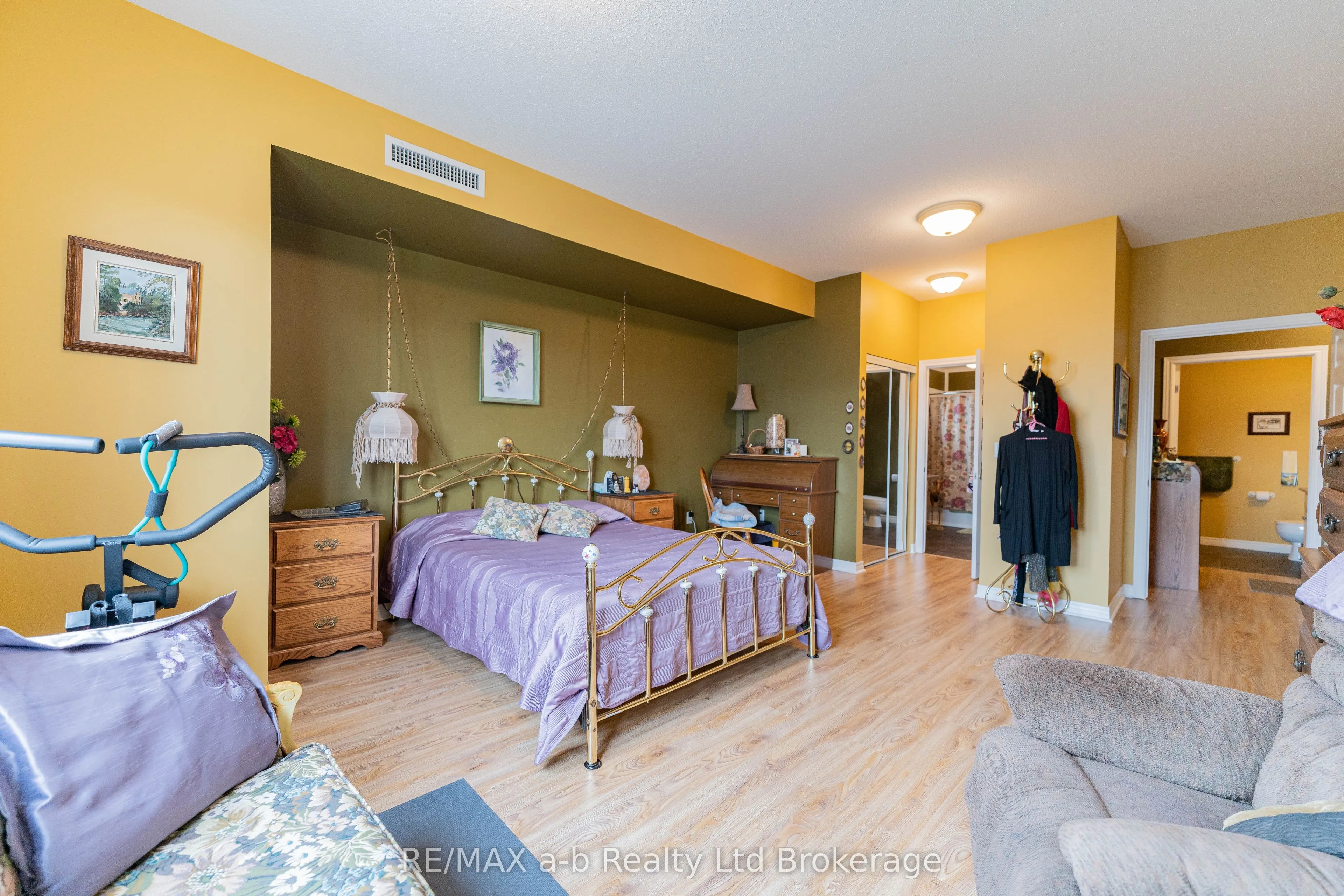 80 BRIDGE Street E, #101