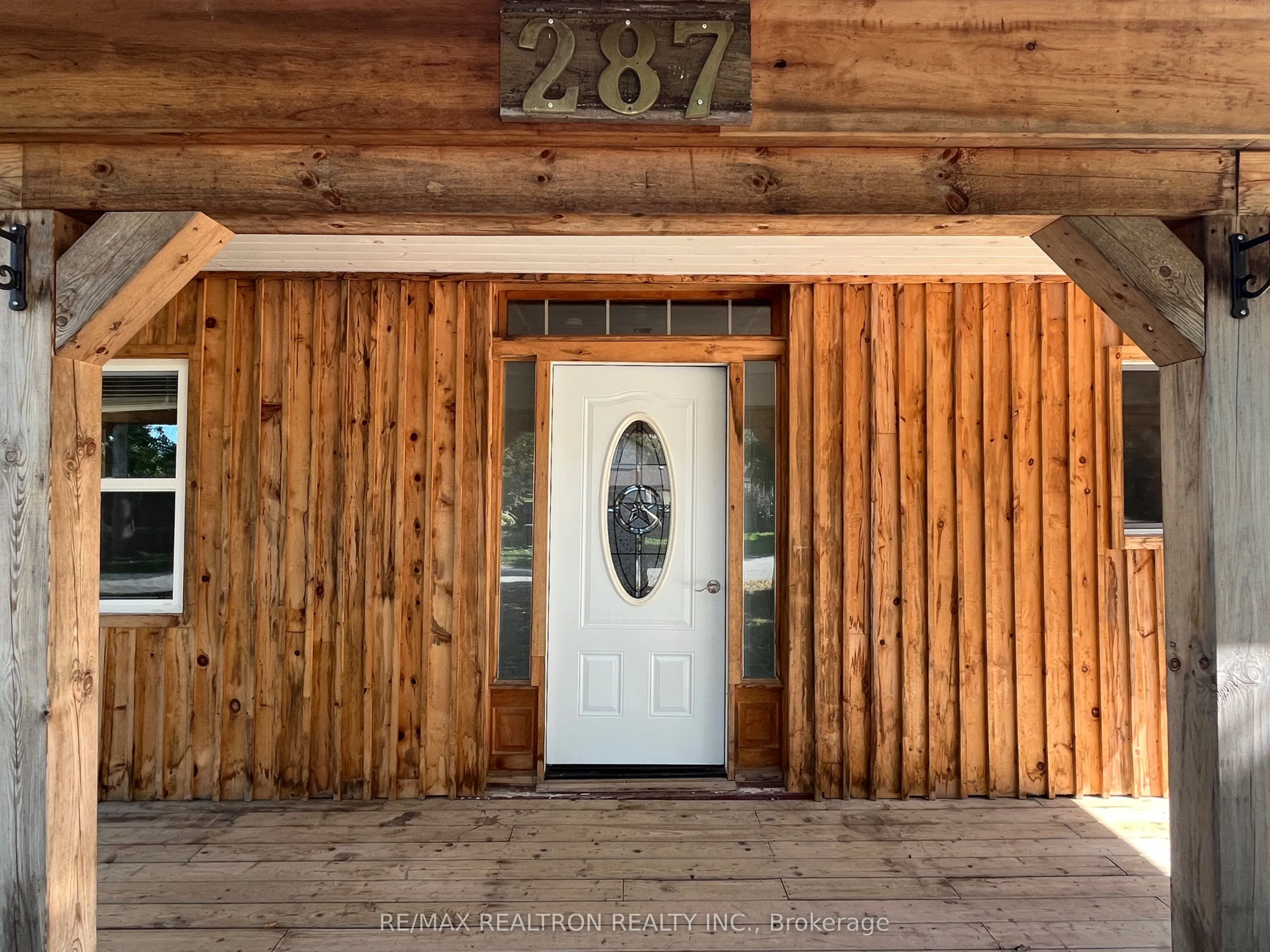 287 Victoria Street S